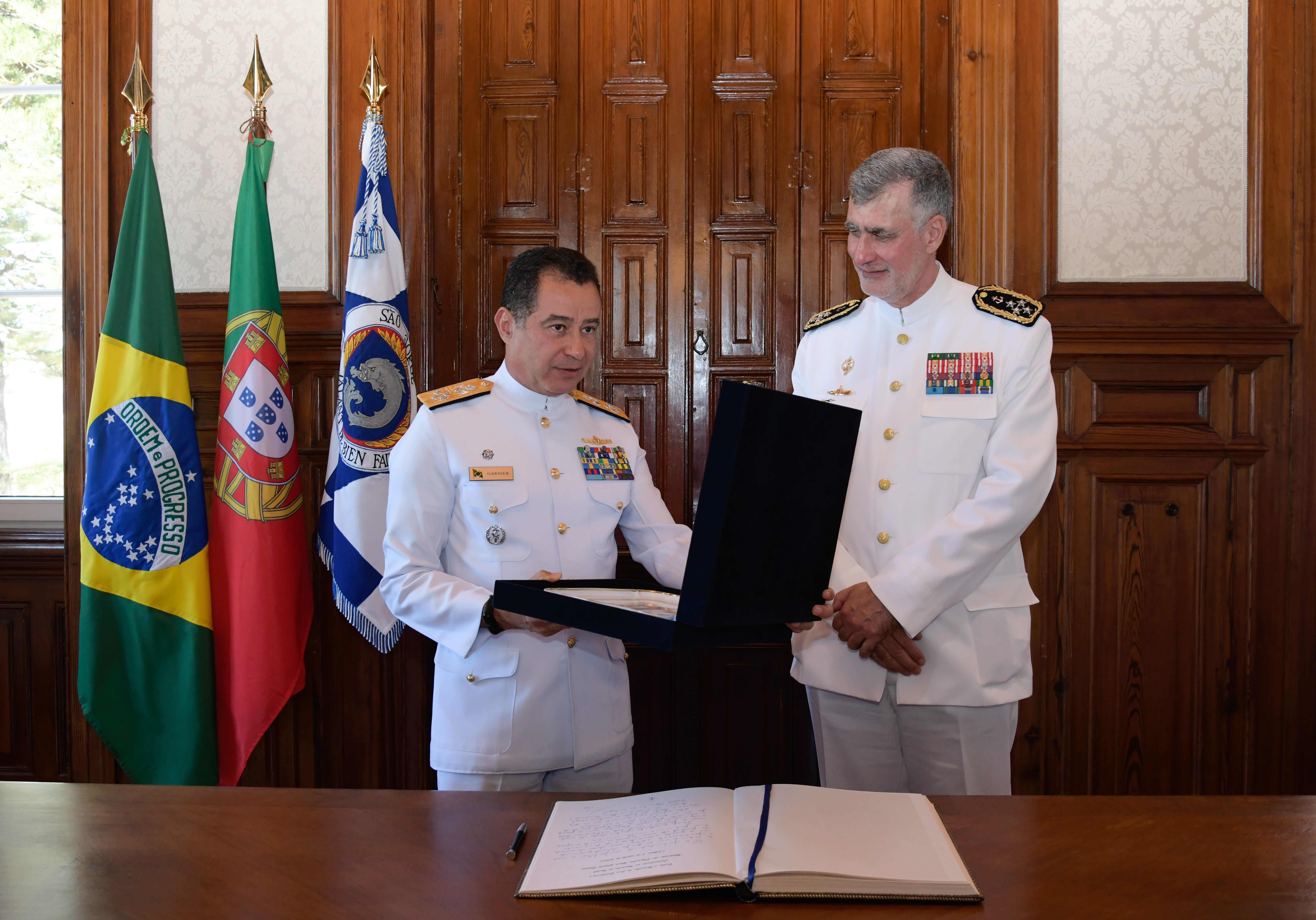 Comandante da Marinha do Brasil visita Portugal
