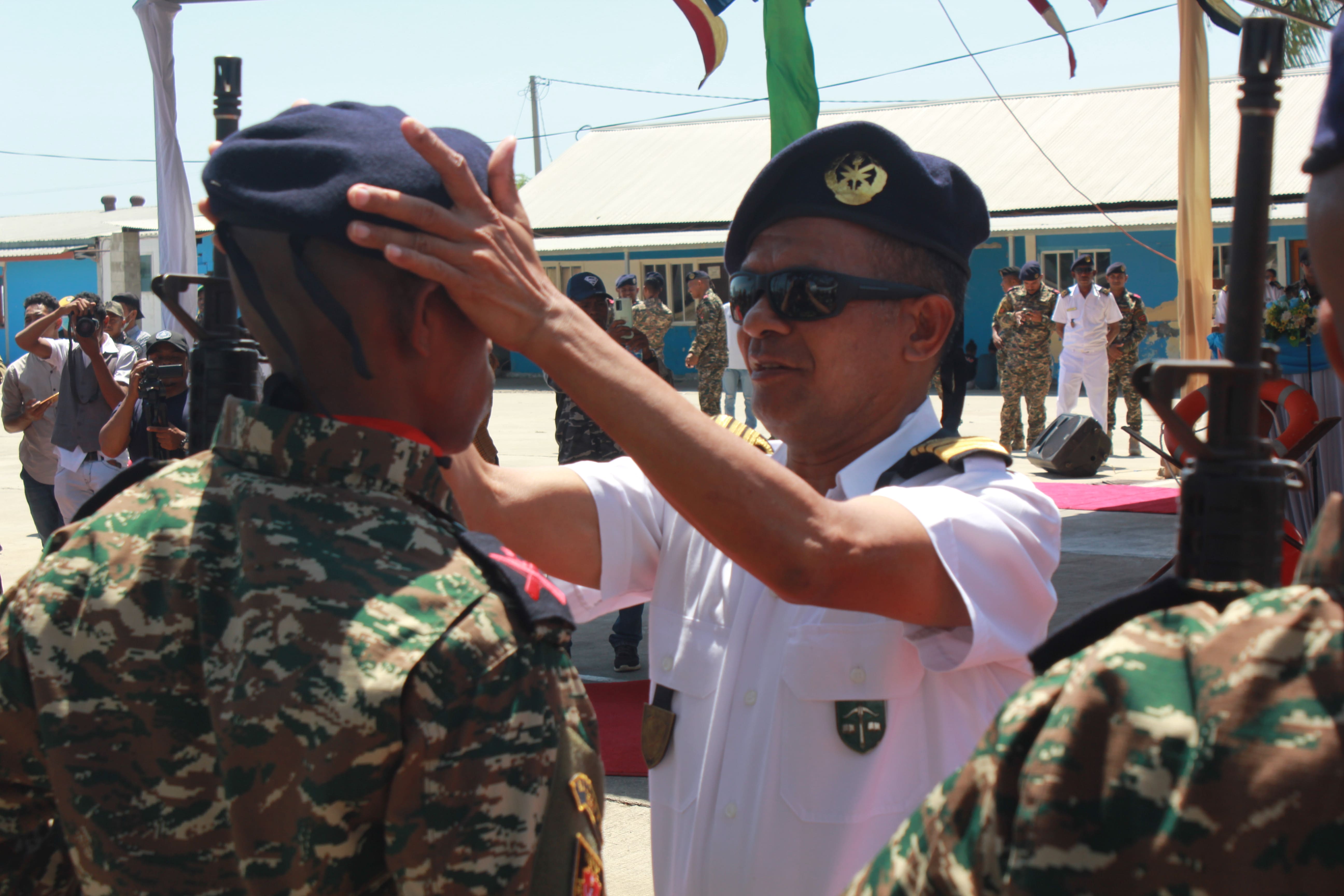 imposição de boinas fuzileiros - Timor Leste