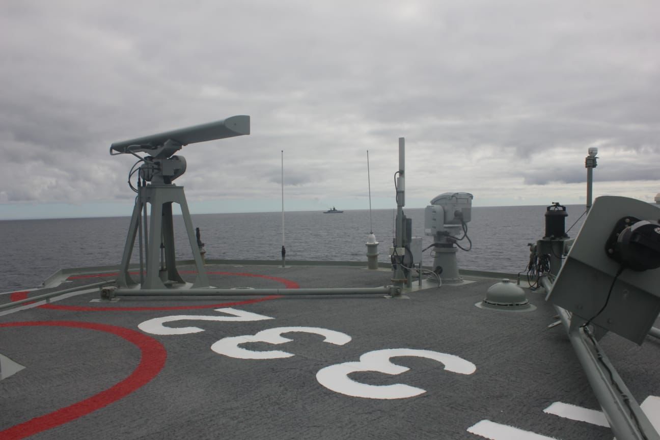Marinha acompanha passagem de navios russos ao largo da costa nacional