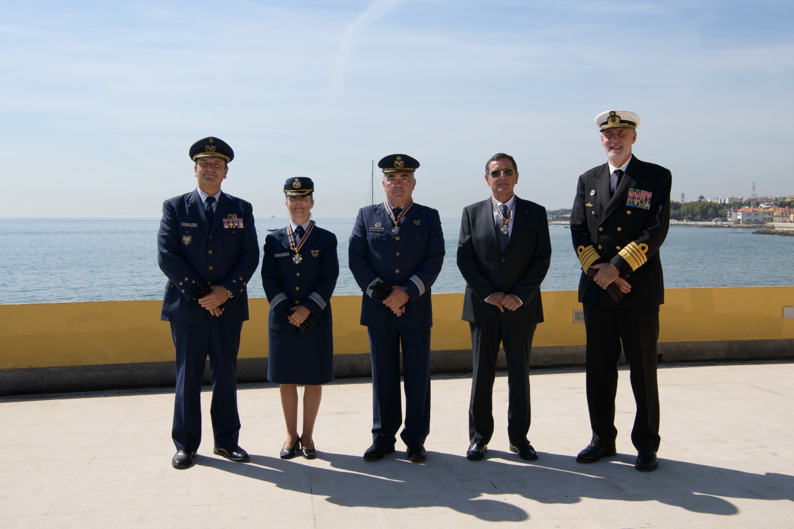 Marinha condecora FA