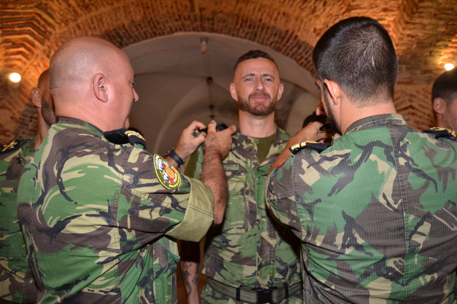Militares da Marinha promovidos a Sargento após finalizarem curso de formação