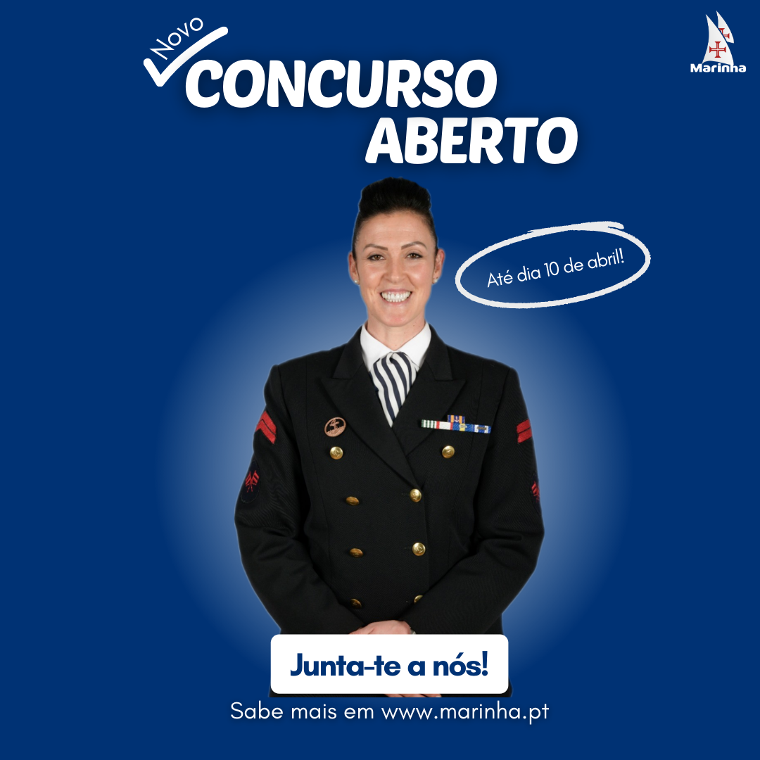 militar a sorrir