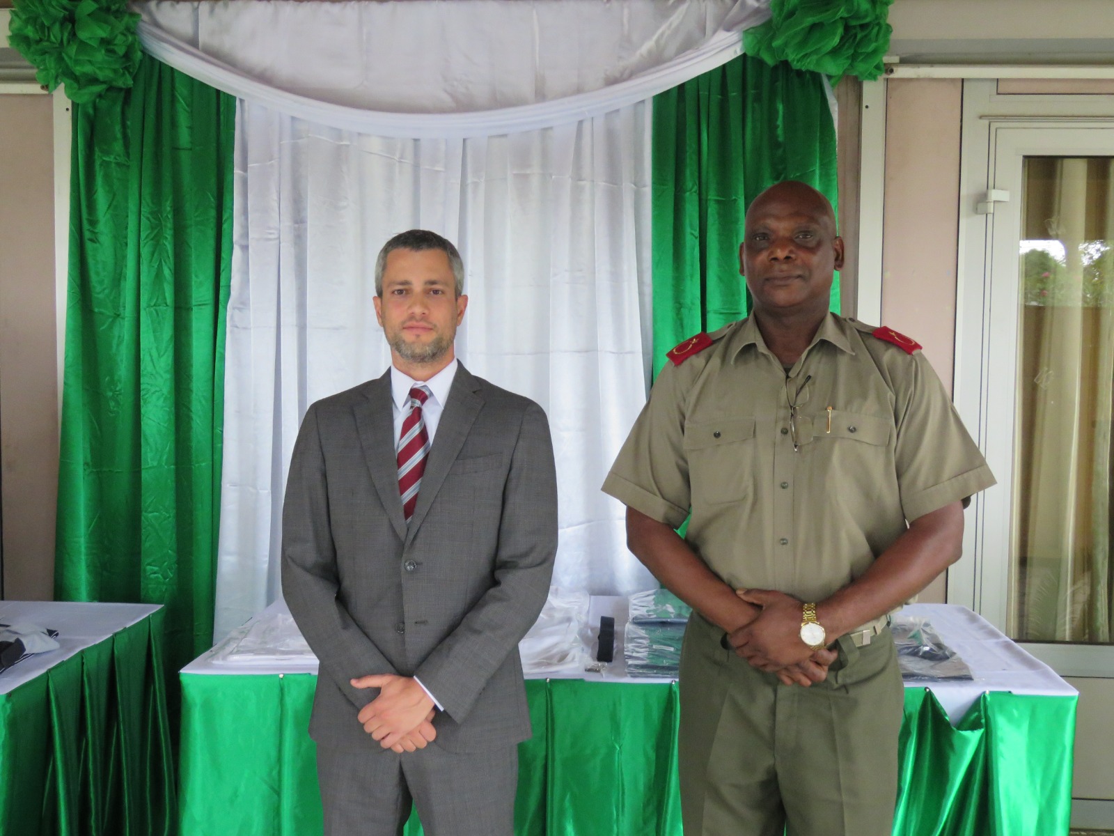 Marinha Portuguesa entrega Fardamento à Guarda-Costeira de São Tomé e Príncipe