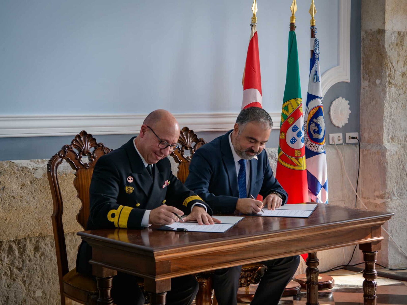 Assinatura do regulamento das marcas de qualificação da Marinha Portuguesa e do contrato de dois novos navios reabastecedores
