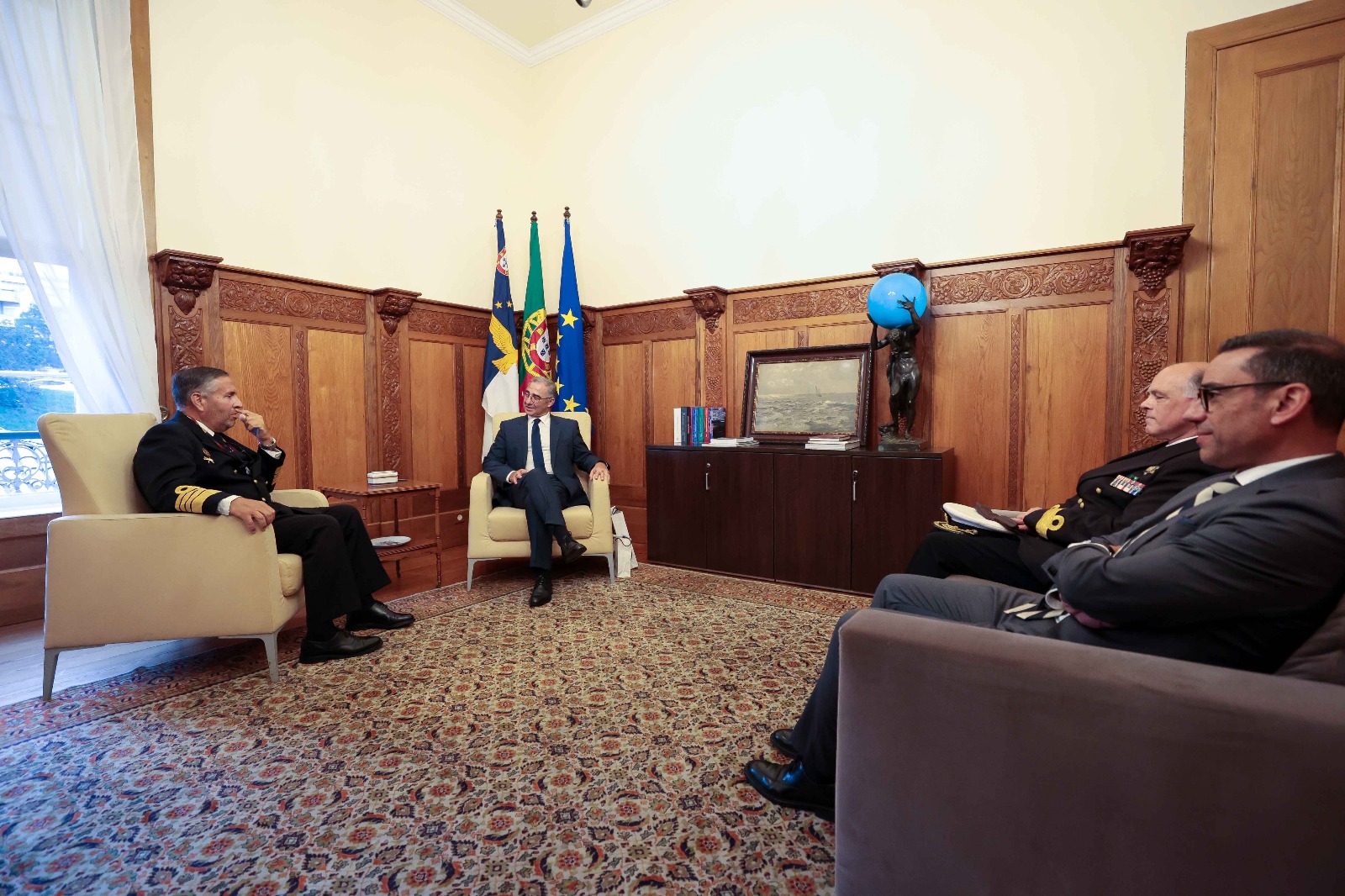 Marinha e Governo Regional dos Açores assinam protocolo de cooperação para operação e manutenção do navio de investigação científica “Azores Ocean”