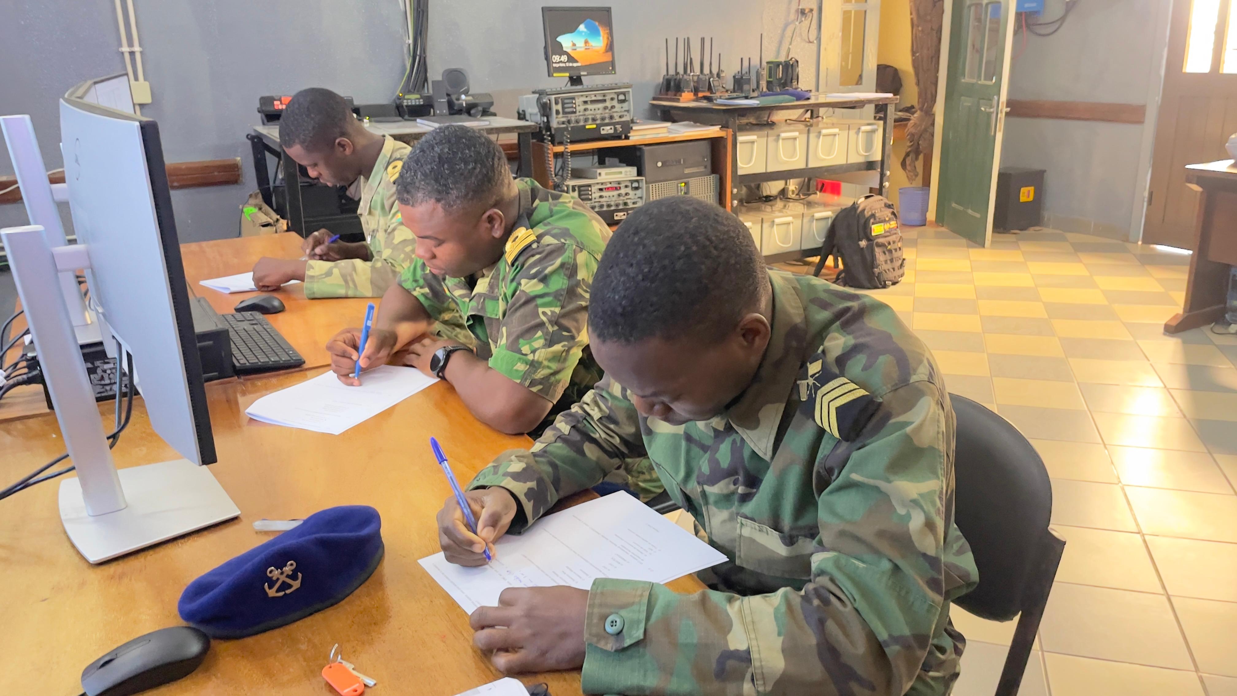 Cooperação no Domínio da Defesa ministra formação do Sistema Global de Socorro e Segurança Marítima à Guarda Costeira de São Tomé e Príncipe