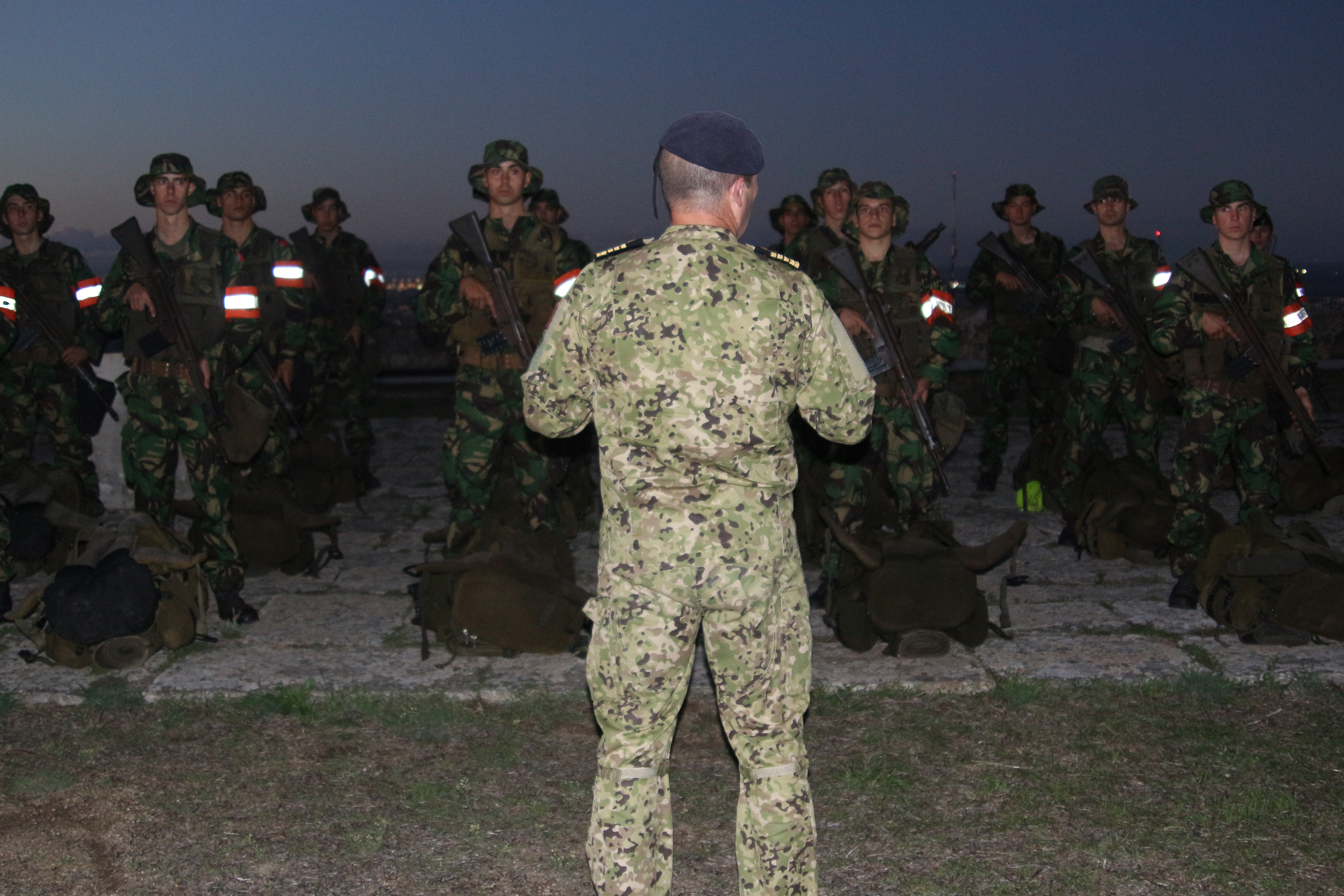 Futuros Fuzileiros terminam a tradicional Marcha Final