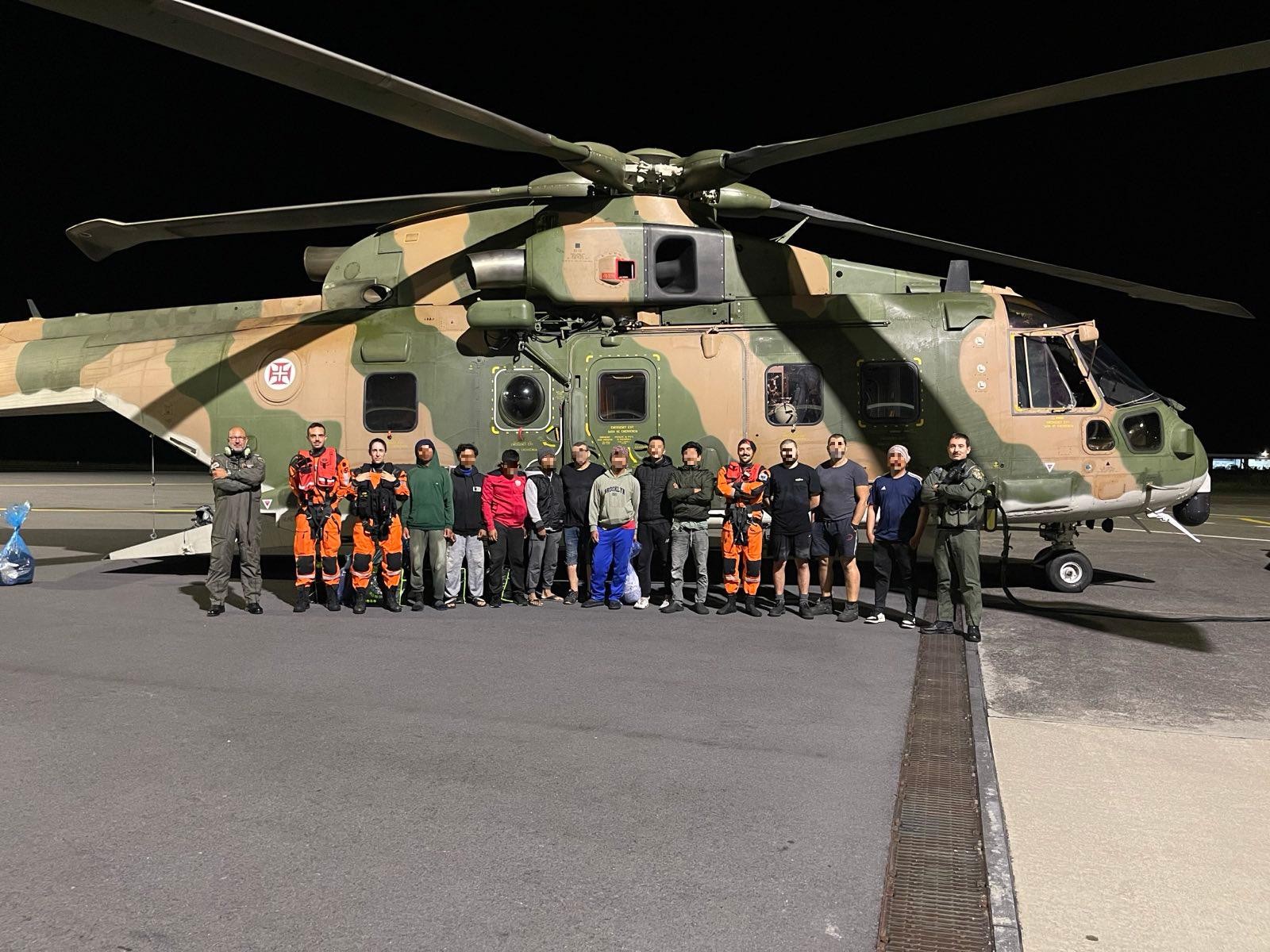 Marinha coordena resgate de 11 pessoas ao largo dos Açores