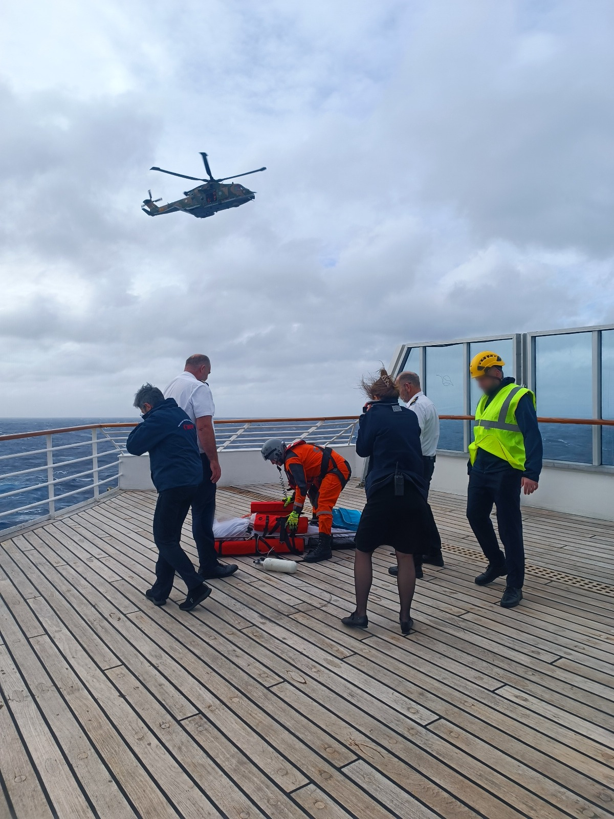Marinha coordena resgate de passageiro de navio cruzeiro nos Açores