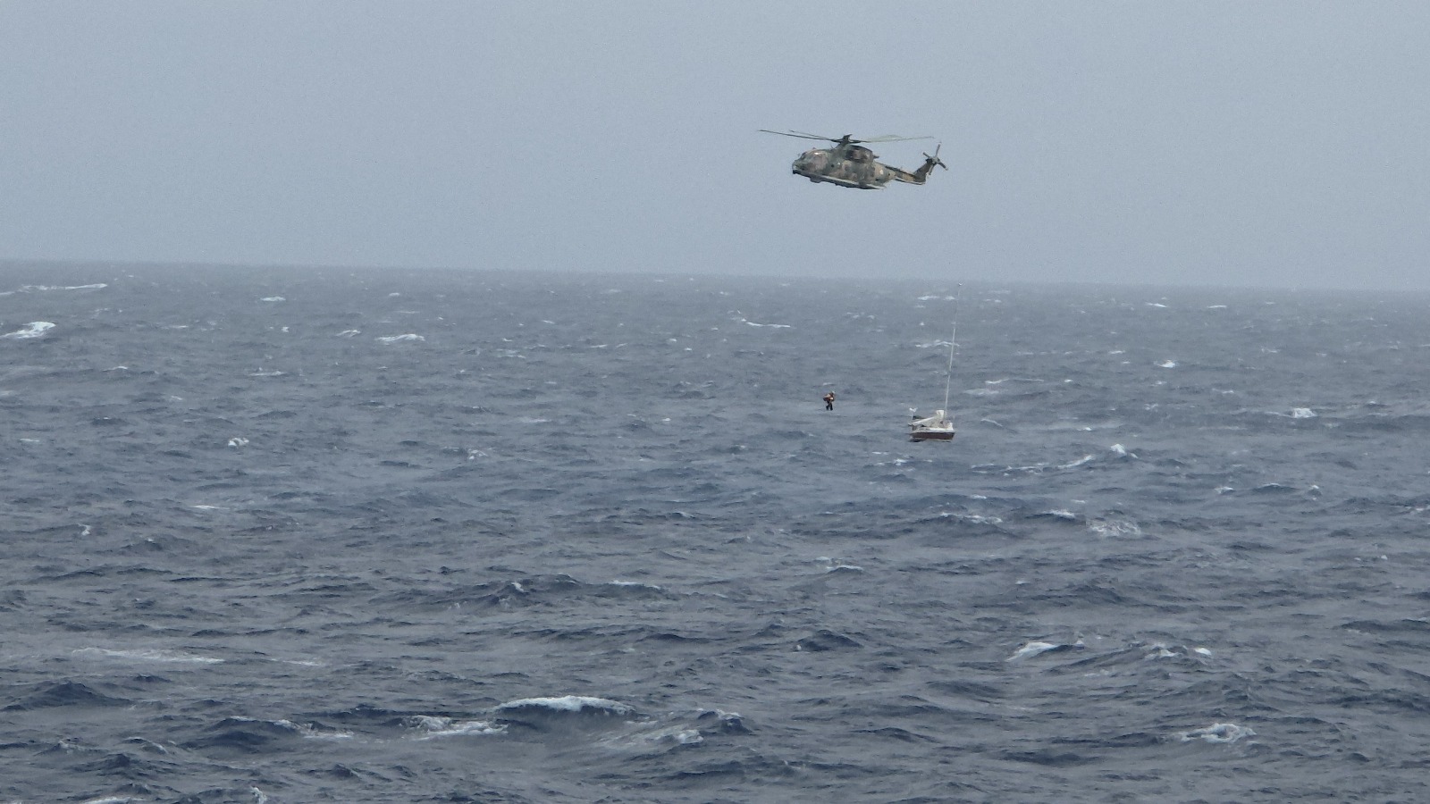Marinha coordena resgate de tripulante de veleiro ao largo do Cabo de S. Vicente