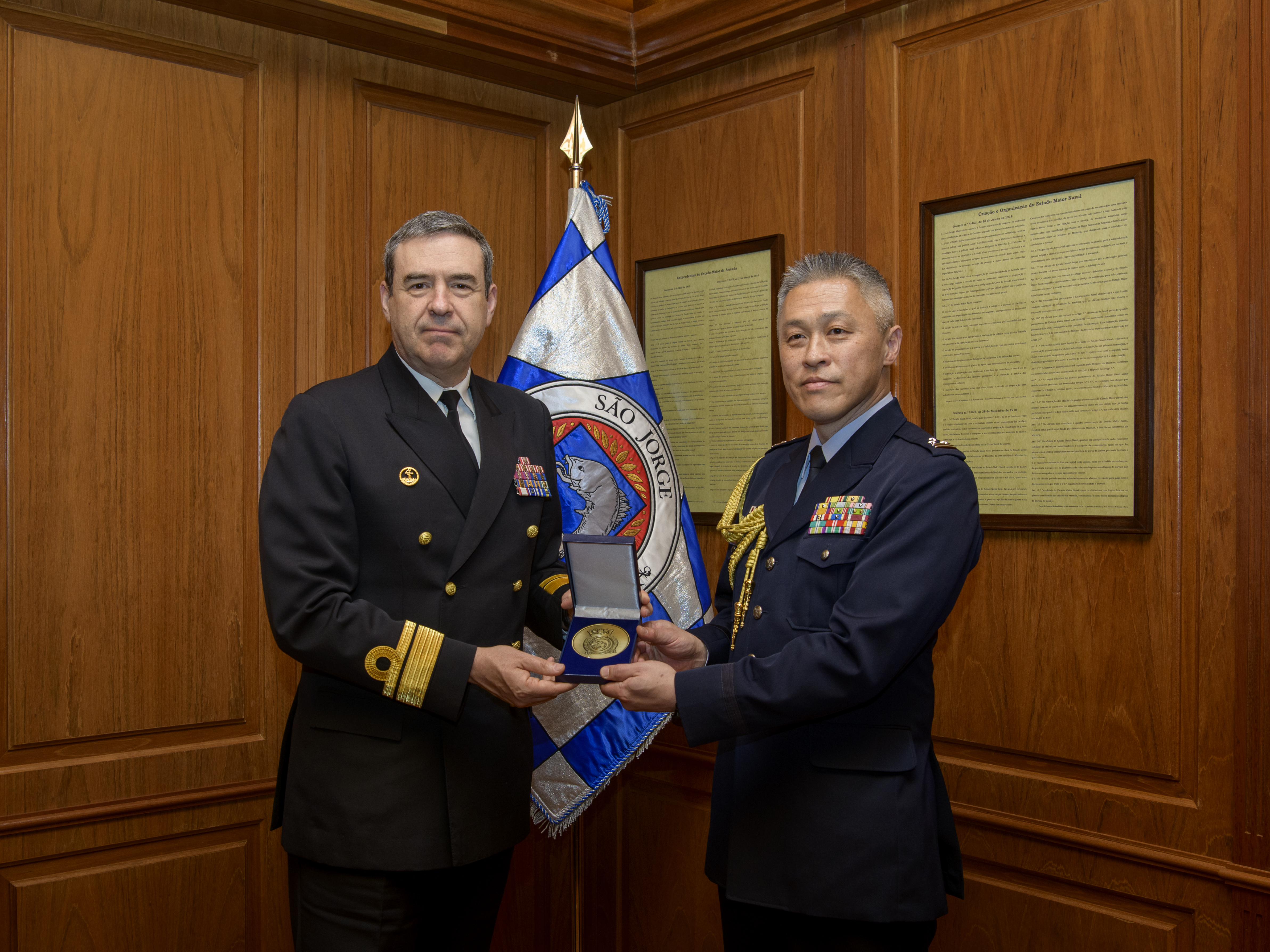 Marinha recebe Adidos de Defesa do Egito e do Japão