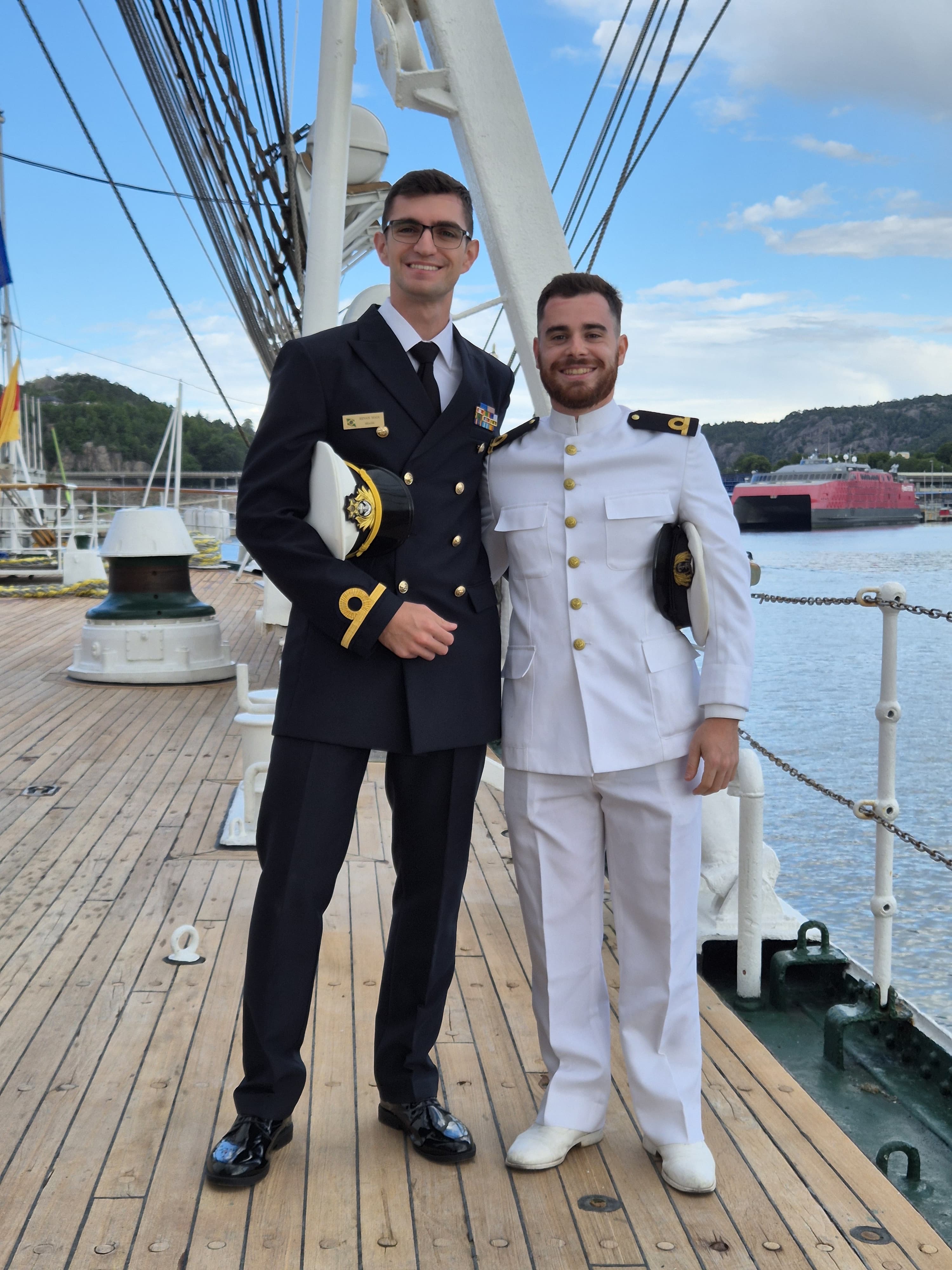 Militar da Marinha Portuguesa embarca em navio-escola da Armada da Argentina