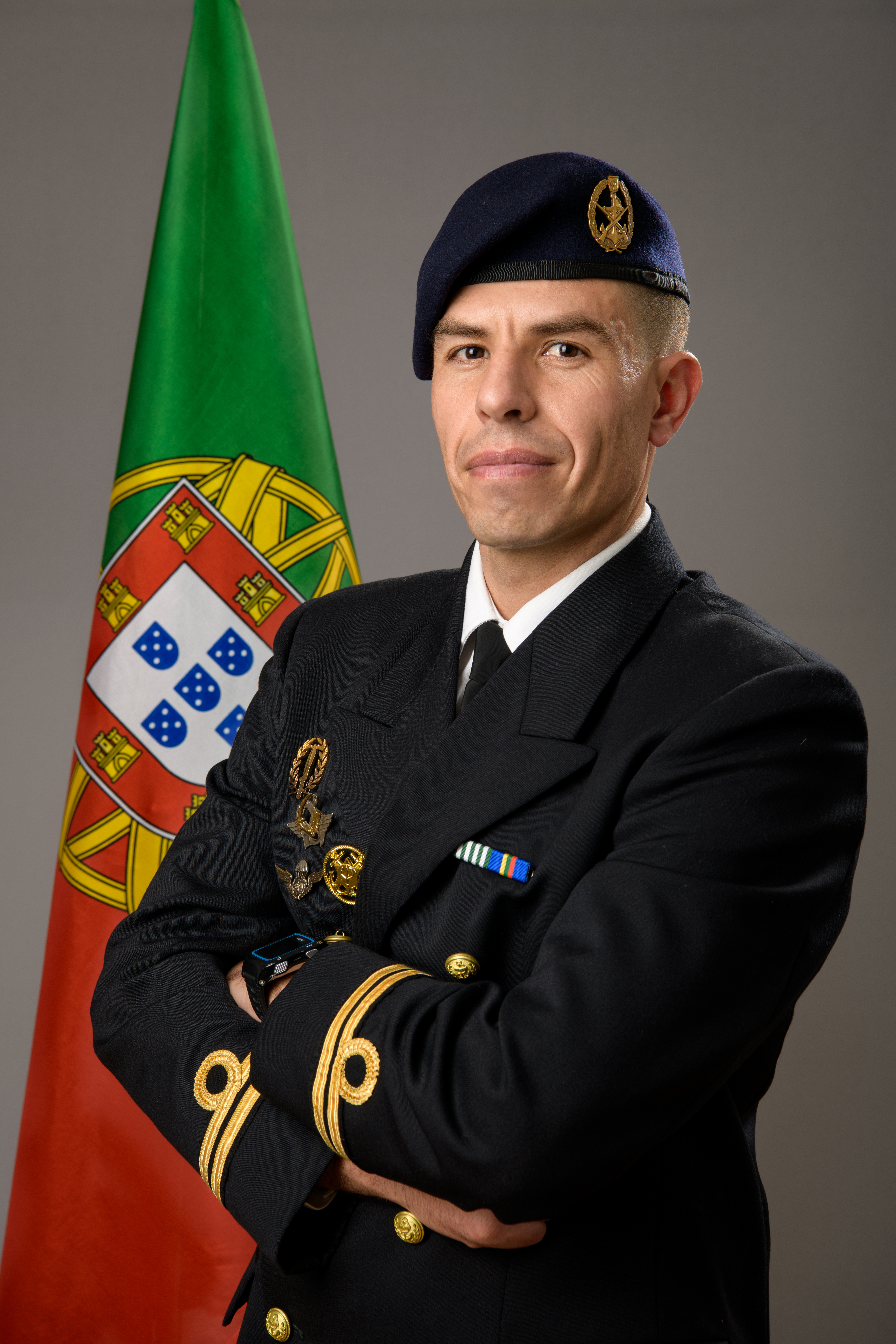 Militar da Marinha socorre atleta em prova de triatlo