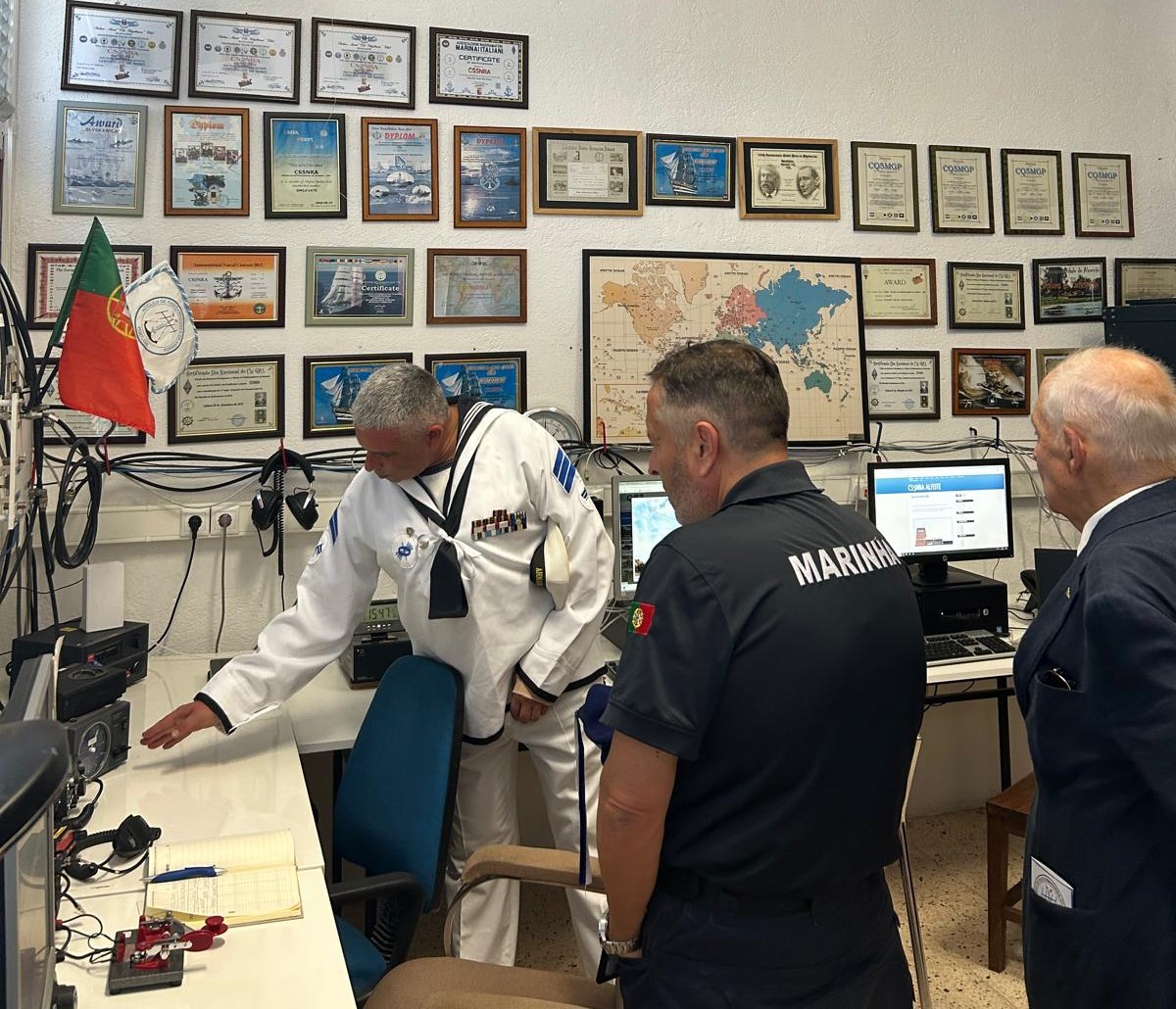 Núcleo de Radioamadores da Armada recebe visita do Chefe do Estado-Maior da Armada 