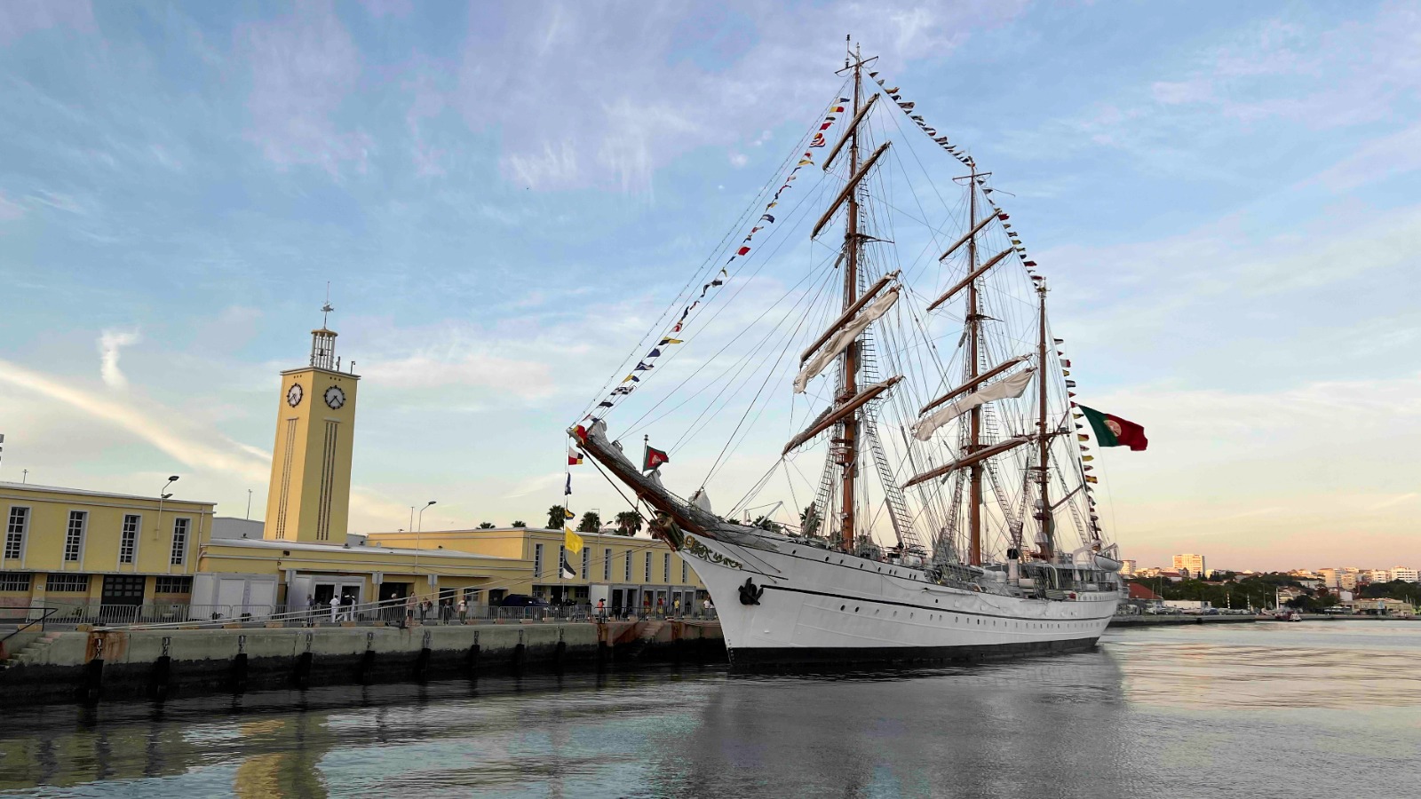 Navio-Escola Sagres de regresso a Portugal