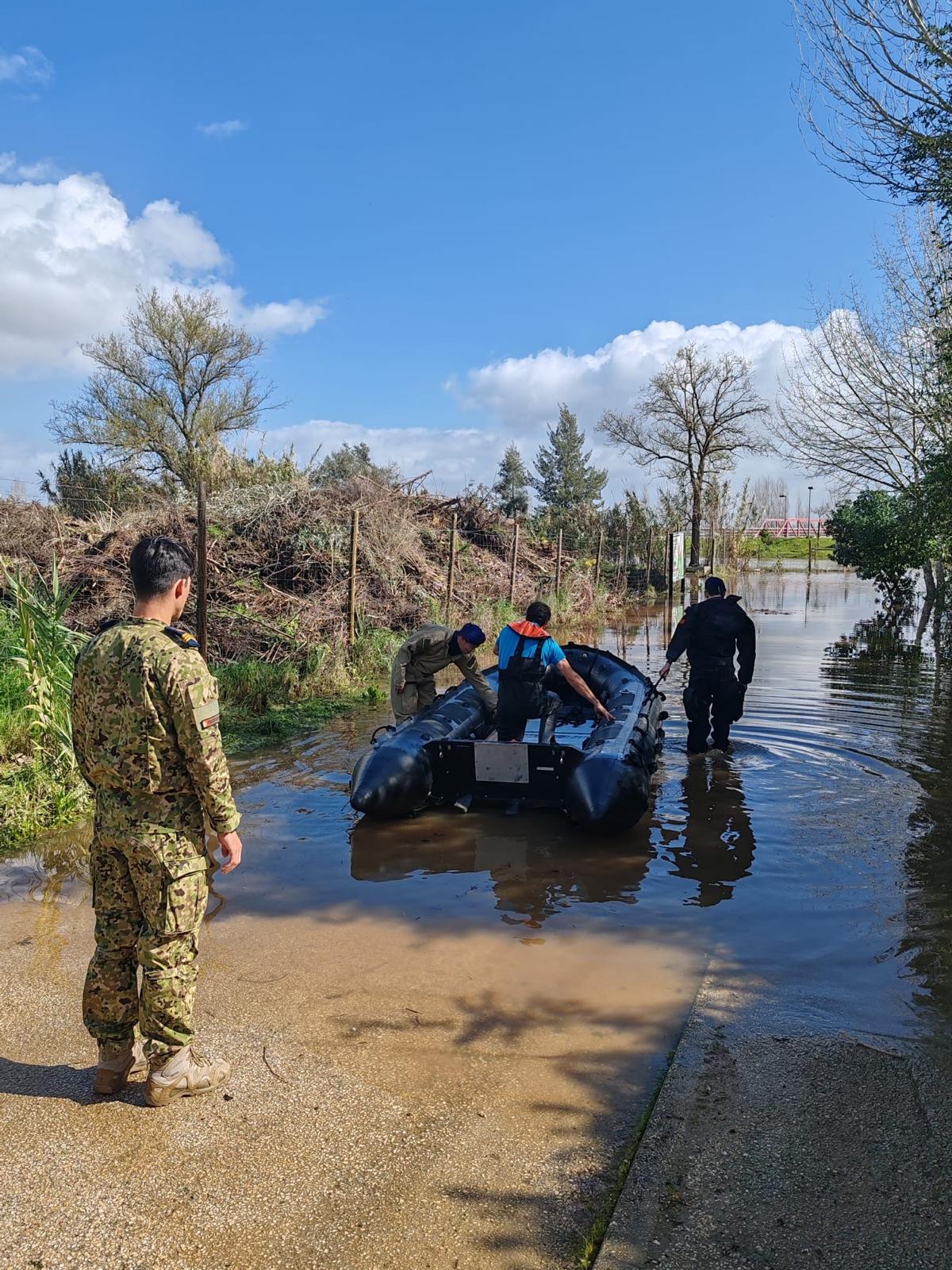 Marinha e Autoridade Marítima Nacional mantém apoio imediato nas zonas com risco de cheias 