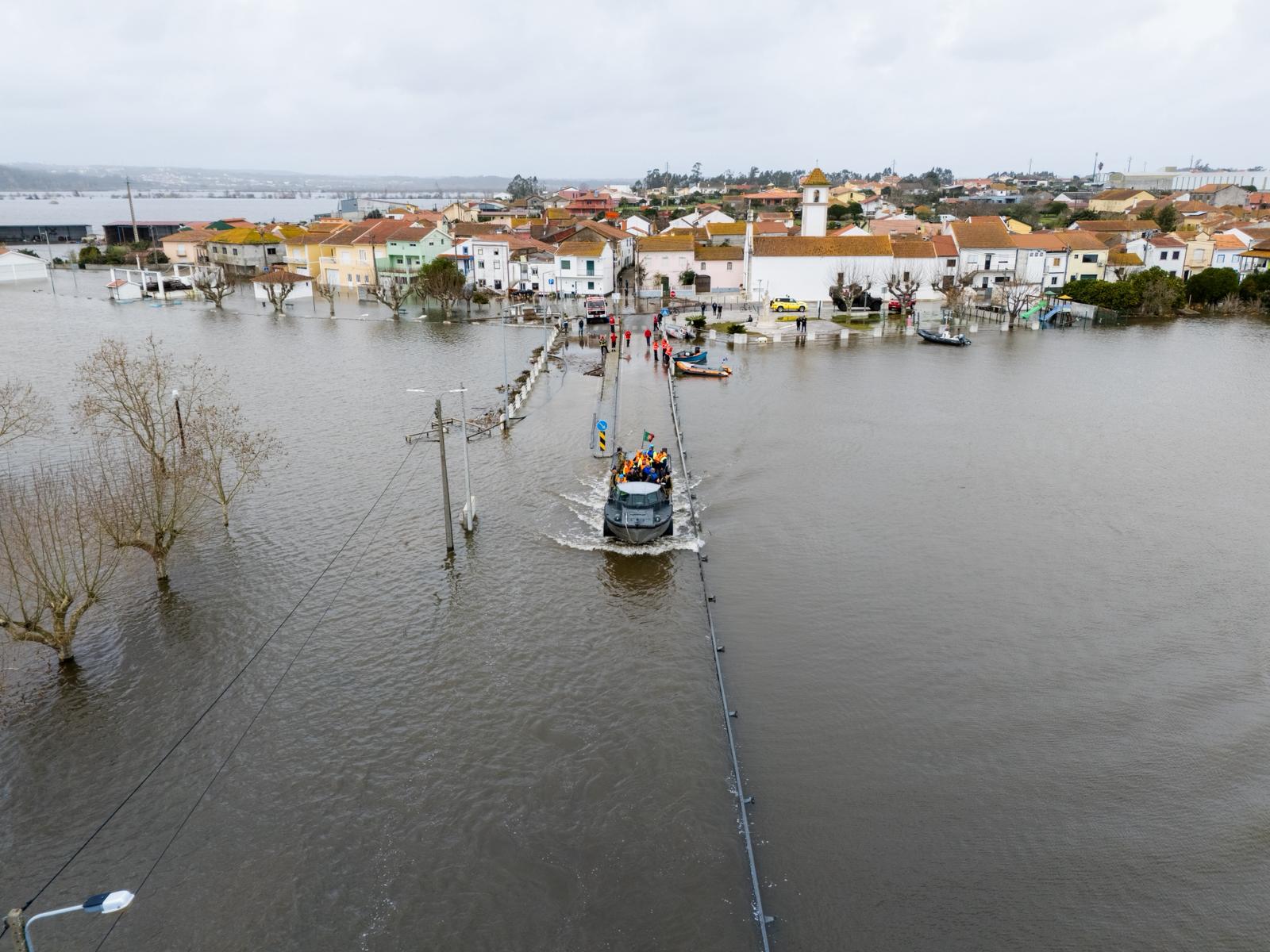 Marinha e Autoridade Marítima Nacional mantém apoio imediato nas zonas com risco de cheias 