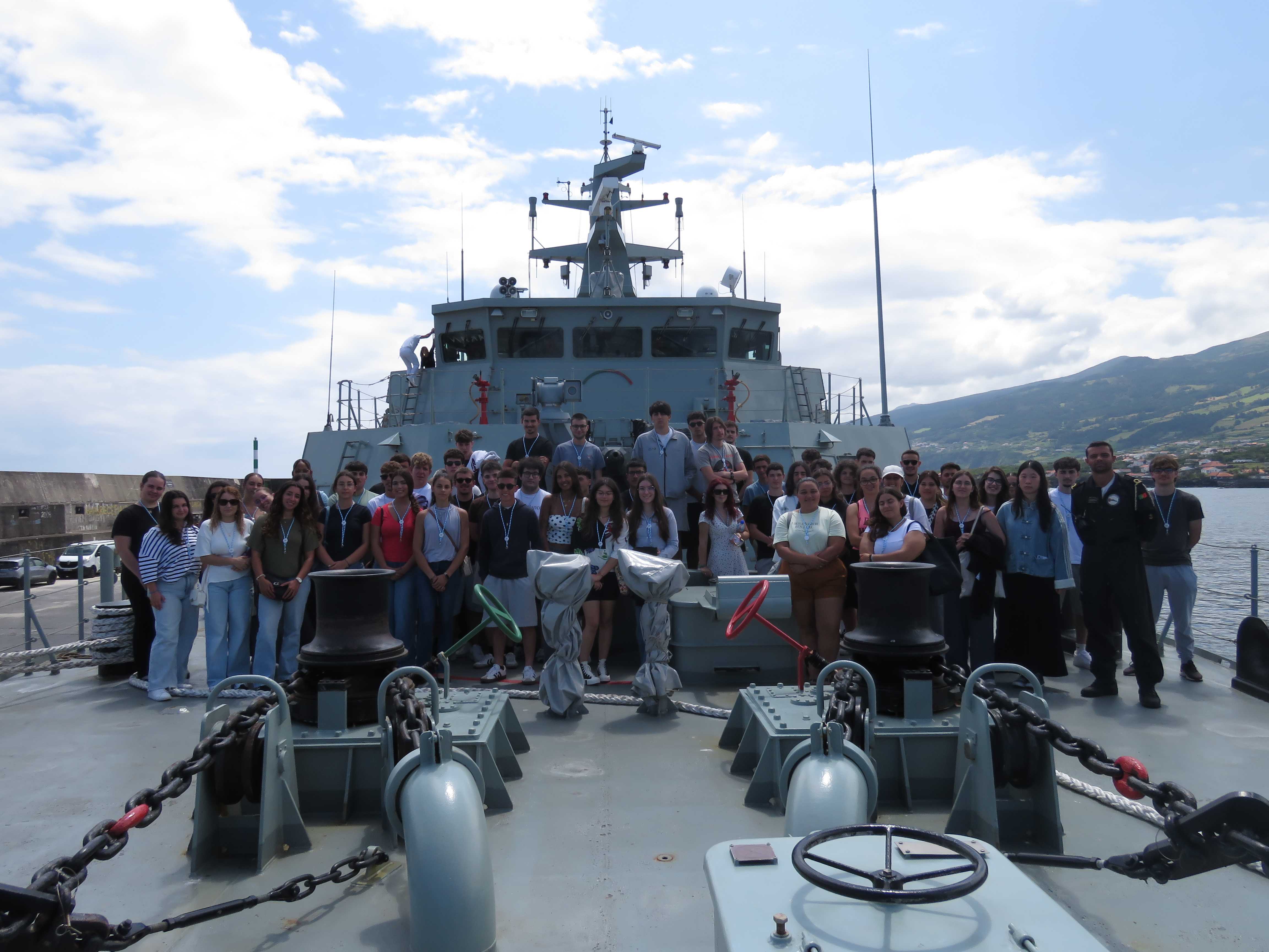 NRP Figueira da Foz recebe jovens da Ilha do Pico no âmbito do Dia da Defesa Nacional