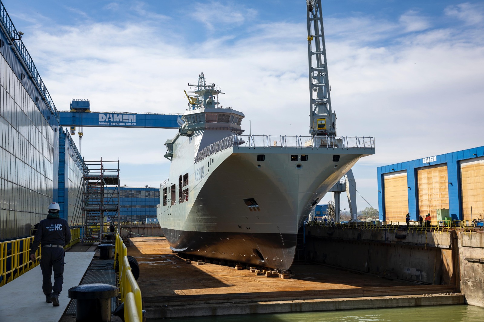 Cerimónia de flutuação do futuro NRP D. João II na Roménia