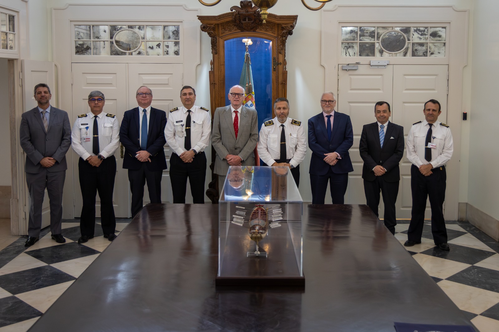 Chefe do Estado-Maior da Armada recebe representantes da Cohort e da EID