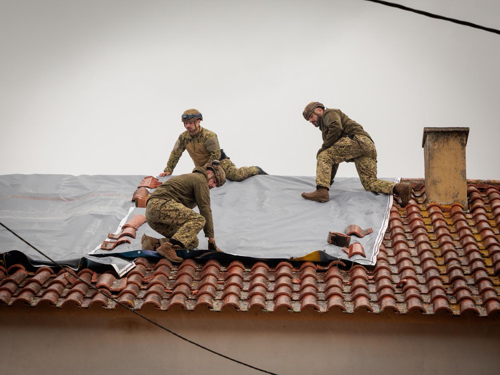 Marinha Portuguesa mantém apoio à população afetada pela depressão Kristin na Região Centro