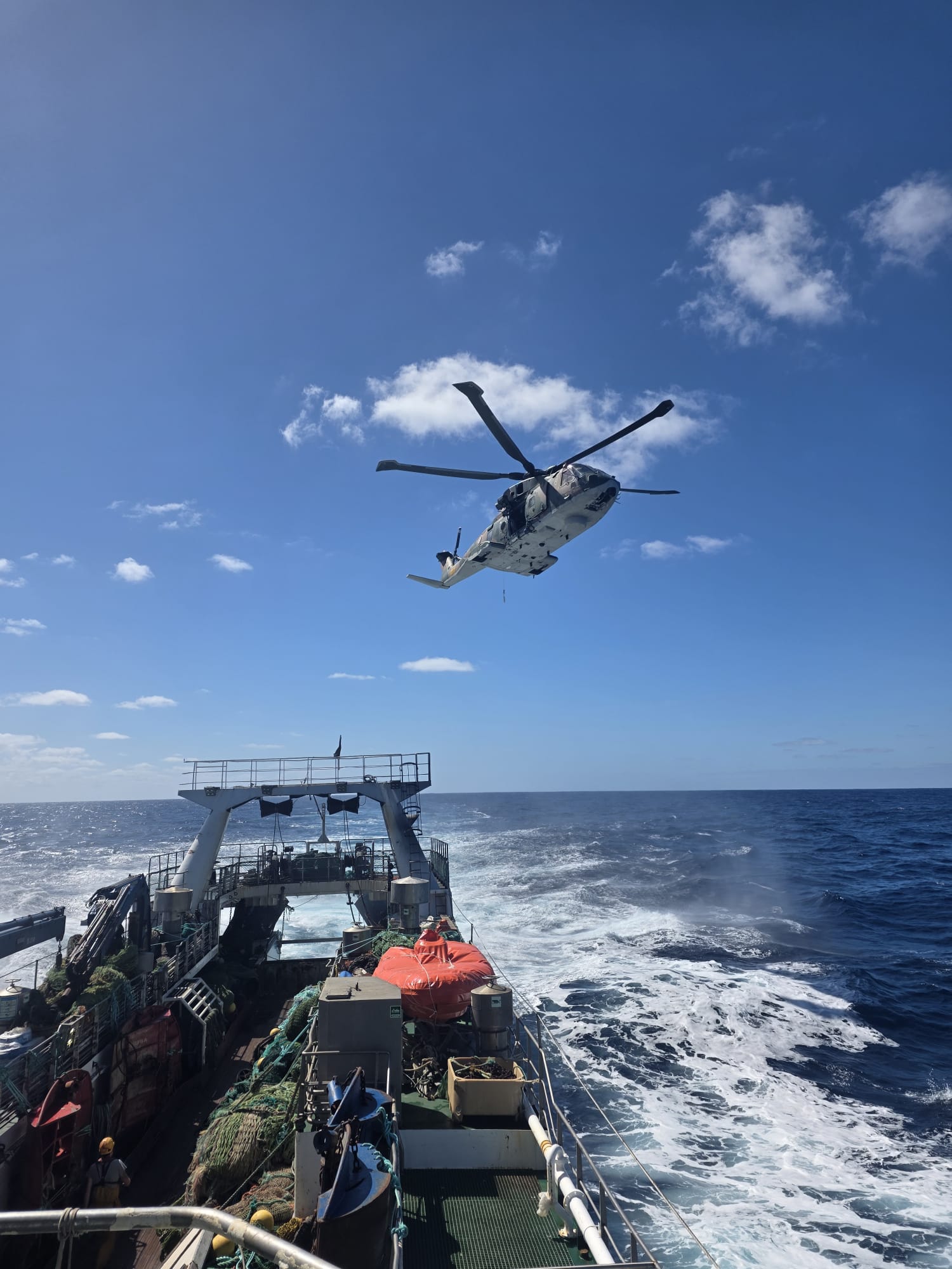 Marinha coordena resgate a nordeste da ilha Terceira nos Açores 