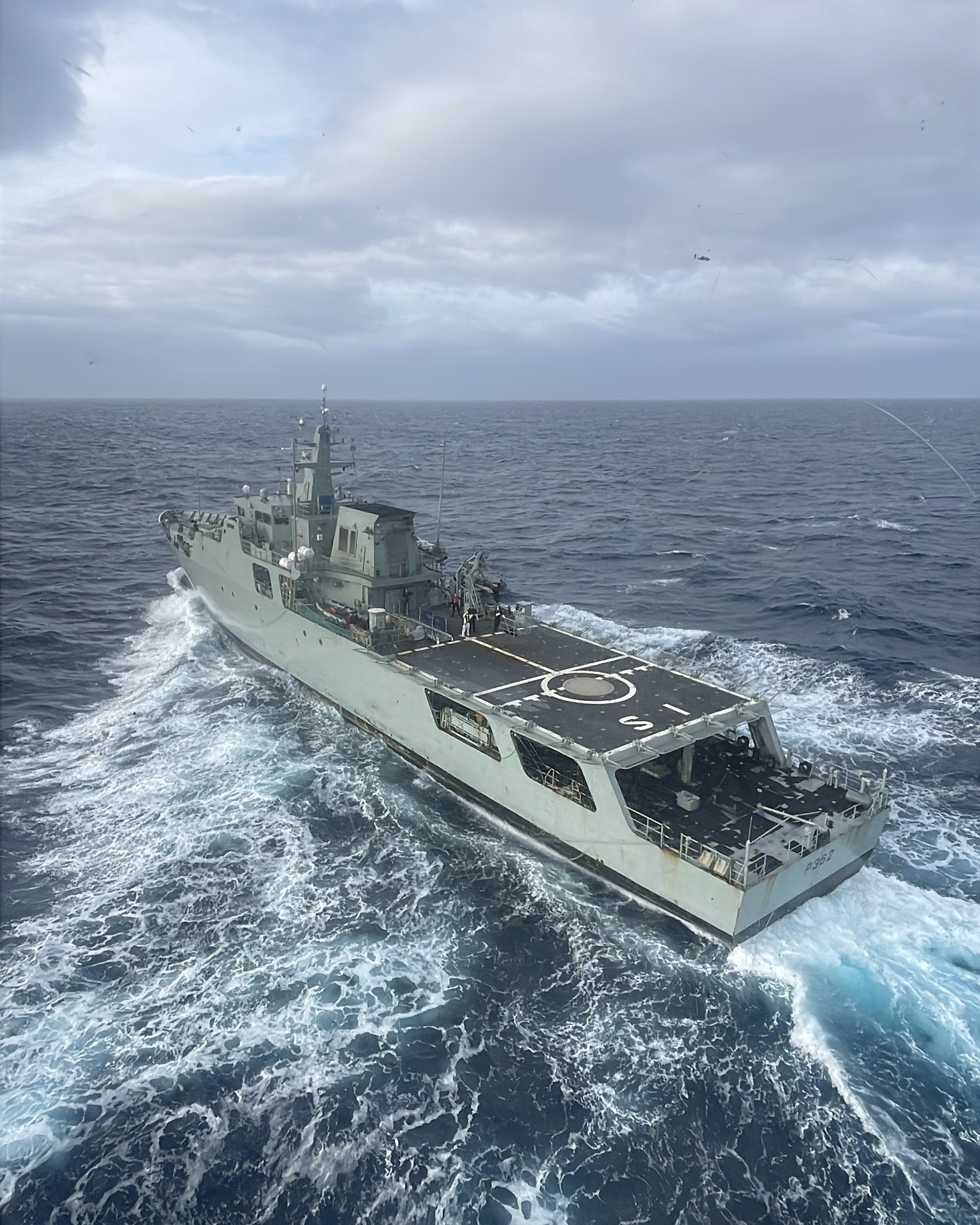 Marinha e Força Aérea realizam exercício de salvamento nos Açores