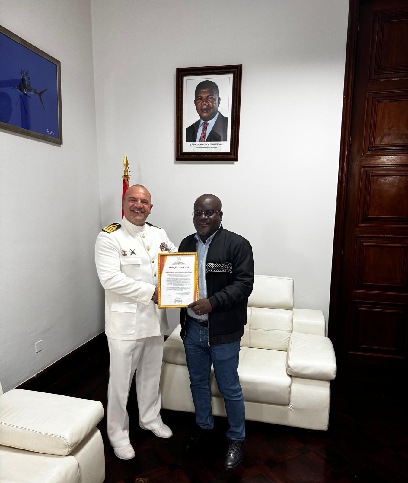 Militar da Marinha distinguido pela cidade do Lobito em Angola