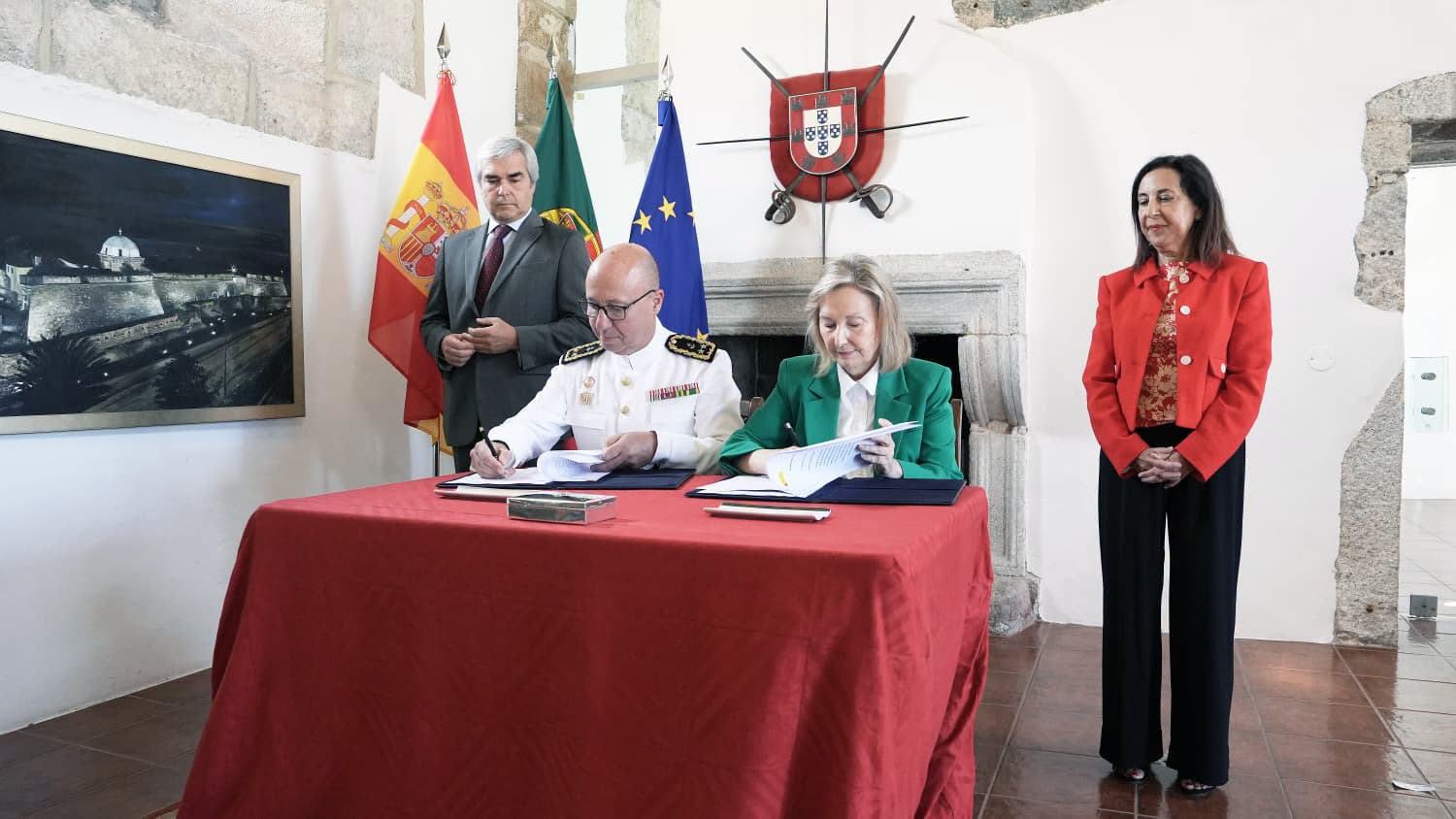 Portugal e Espanha assinam acordo para a aquisição de 75 viaturas blindadas para os Fuzileiros