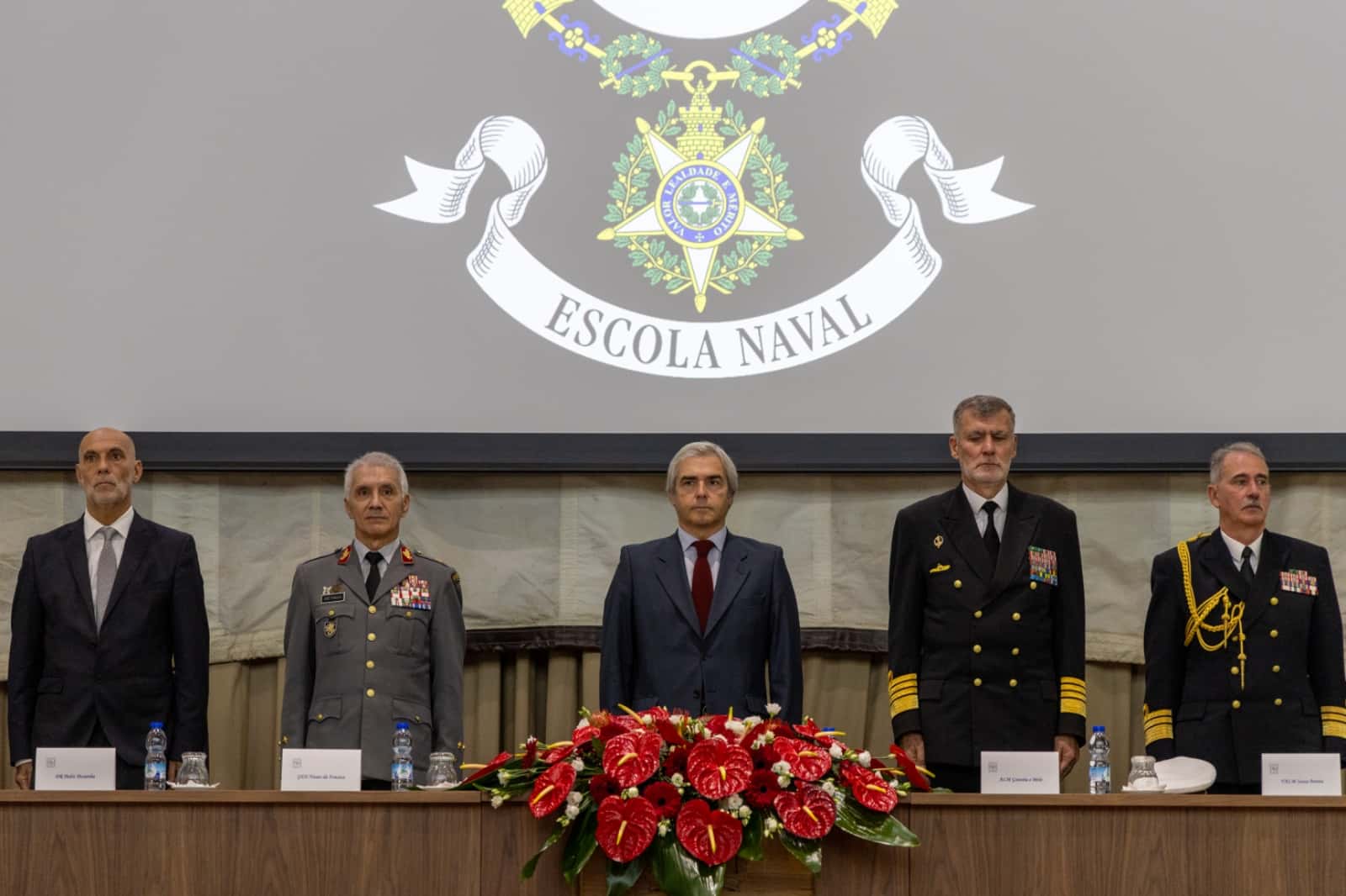 O momento que fica para a história: Promoção a título póstumo do Comandante Sacadura Cabral a Contra-Almirante.