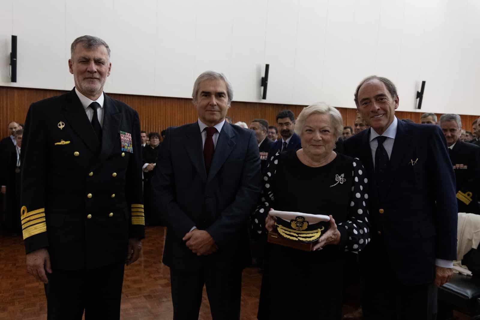 O momento que fica para a história: Promoção a título póstumo do Comandante Sacadura Cabral a Contra-Almirante.