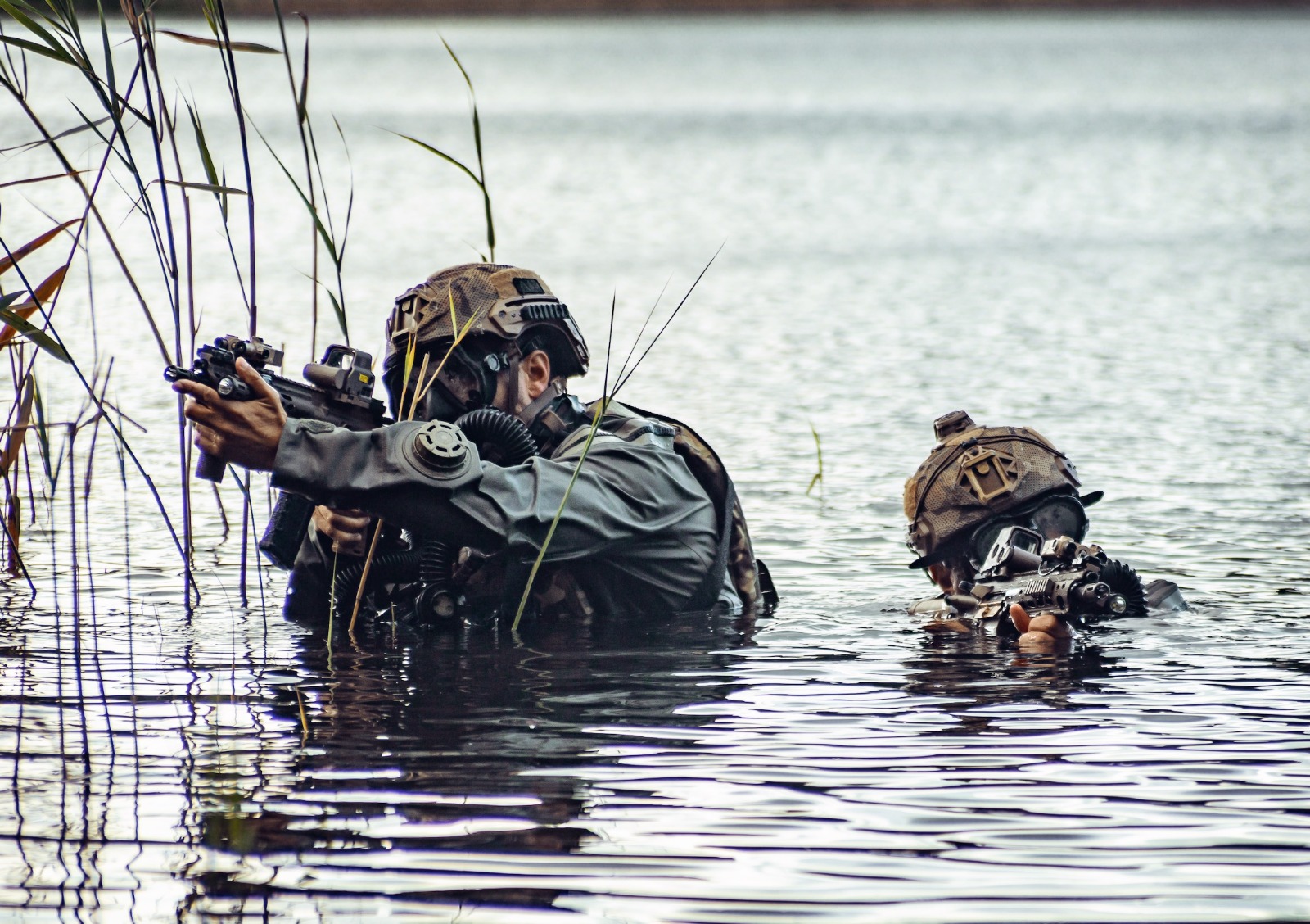 Elite da Marinha Portuguesa e Navy Seals treinam lado a lado no Mar Negro 