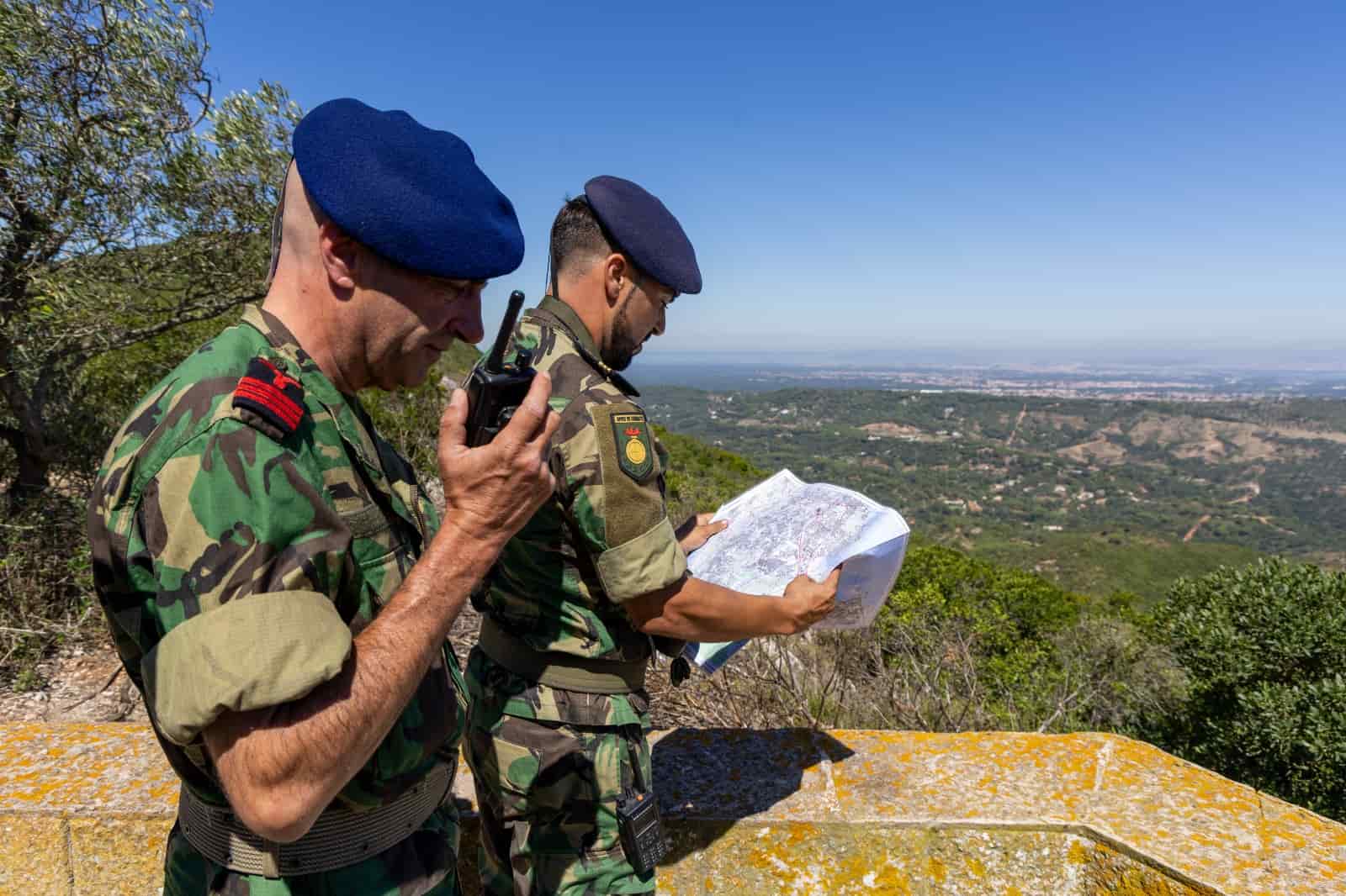 Militares da Marinha em apoio à vigilância aos incêndios em Portugal