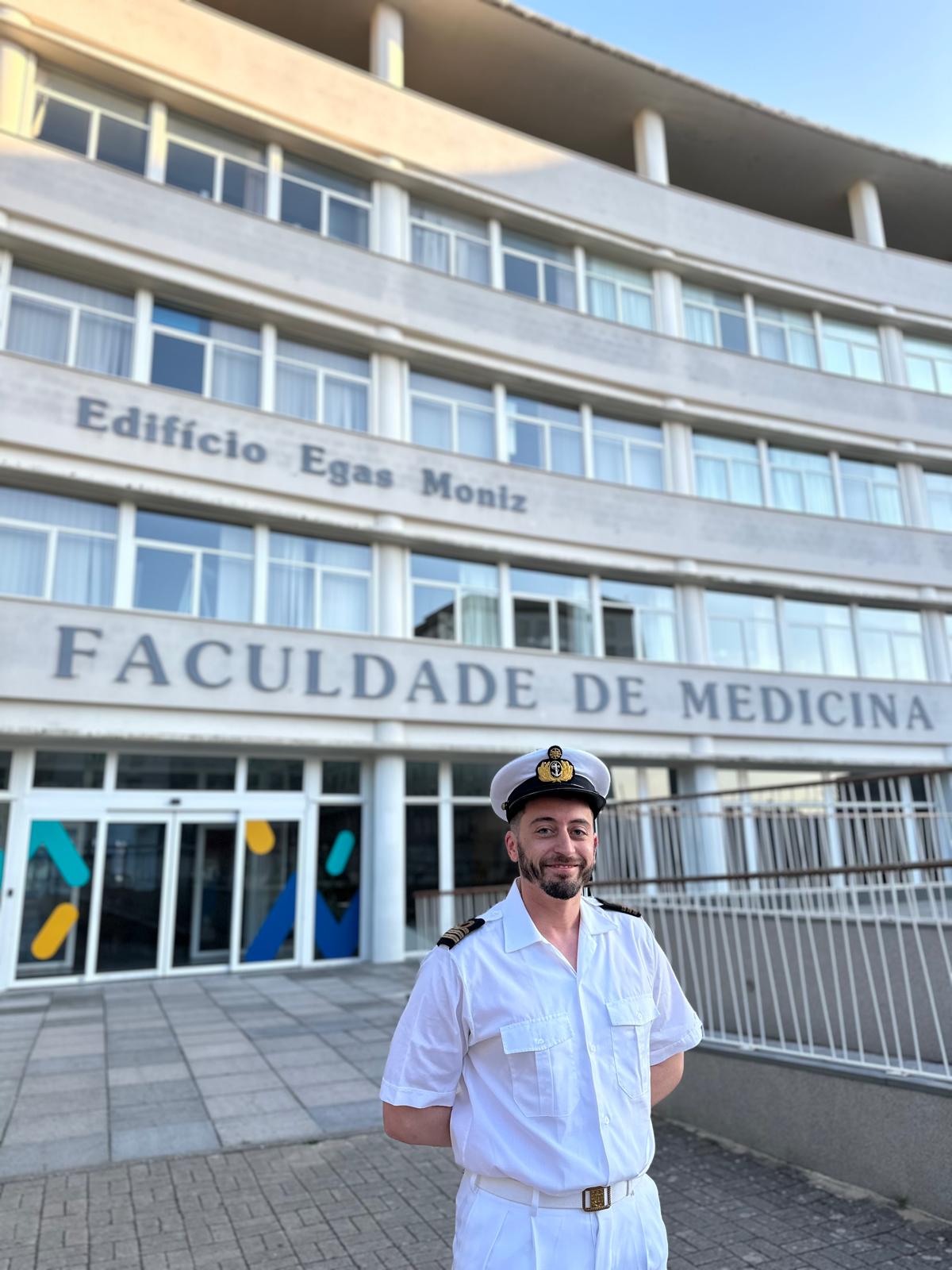 Médico da Marinha natural de Portimão realiza estudo inovador em Medicina Hiperbárica