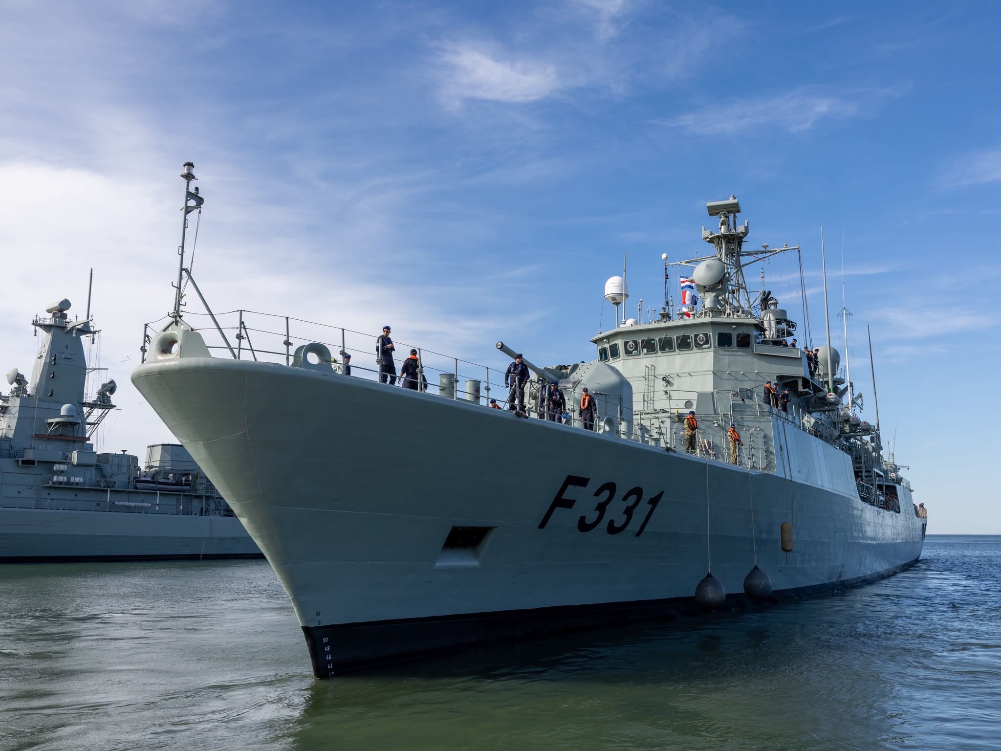 NRP Álvares Cabral larga para missão “Iniciativa Mar Aberto 2026”