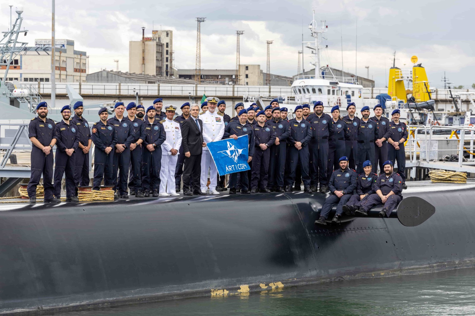 NRP Arpão regressa após feito histórico e mais 70 dias em missão
