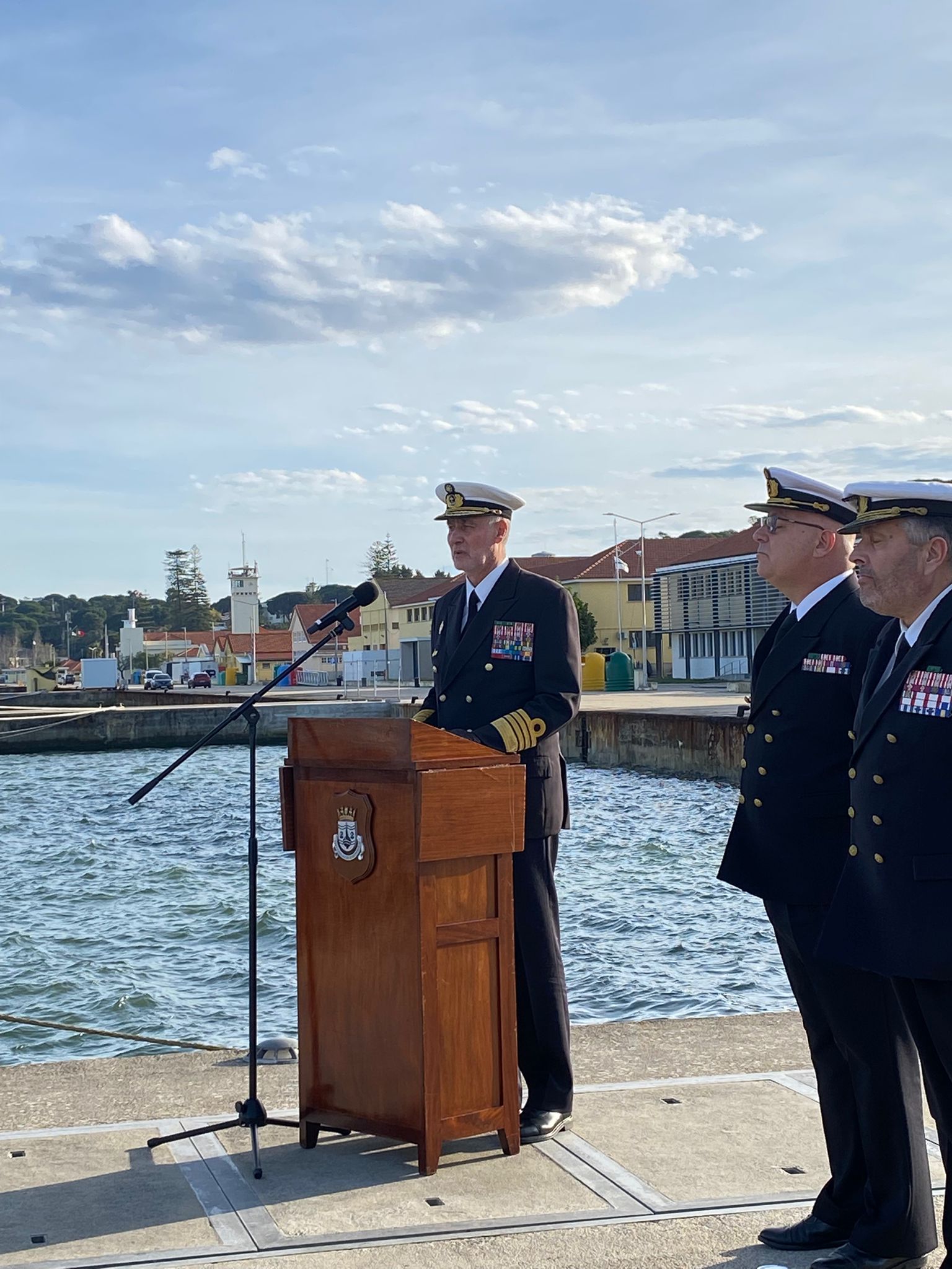 Submarino regressou após 71 dias em missão internacional