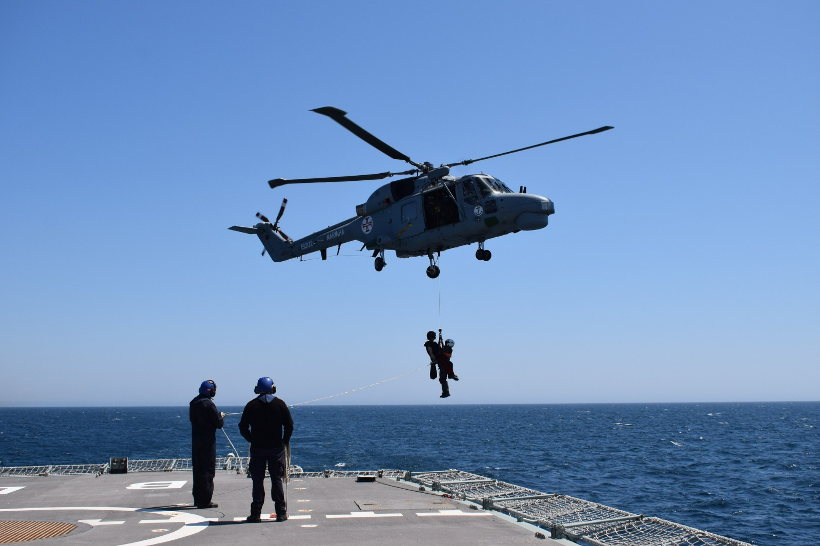 Fragata Bartolomeu Dias e Navio Patrulha Oceânico Setúbal efetuam viagem de instrução de cadetes