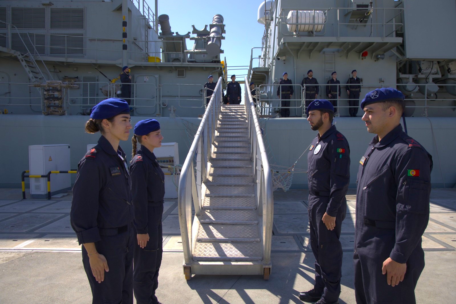 NRP Bartolomeu Dias regressa após missão internacional