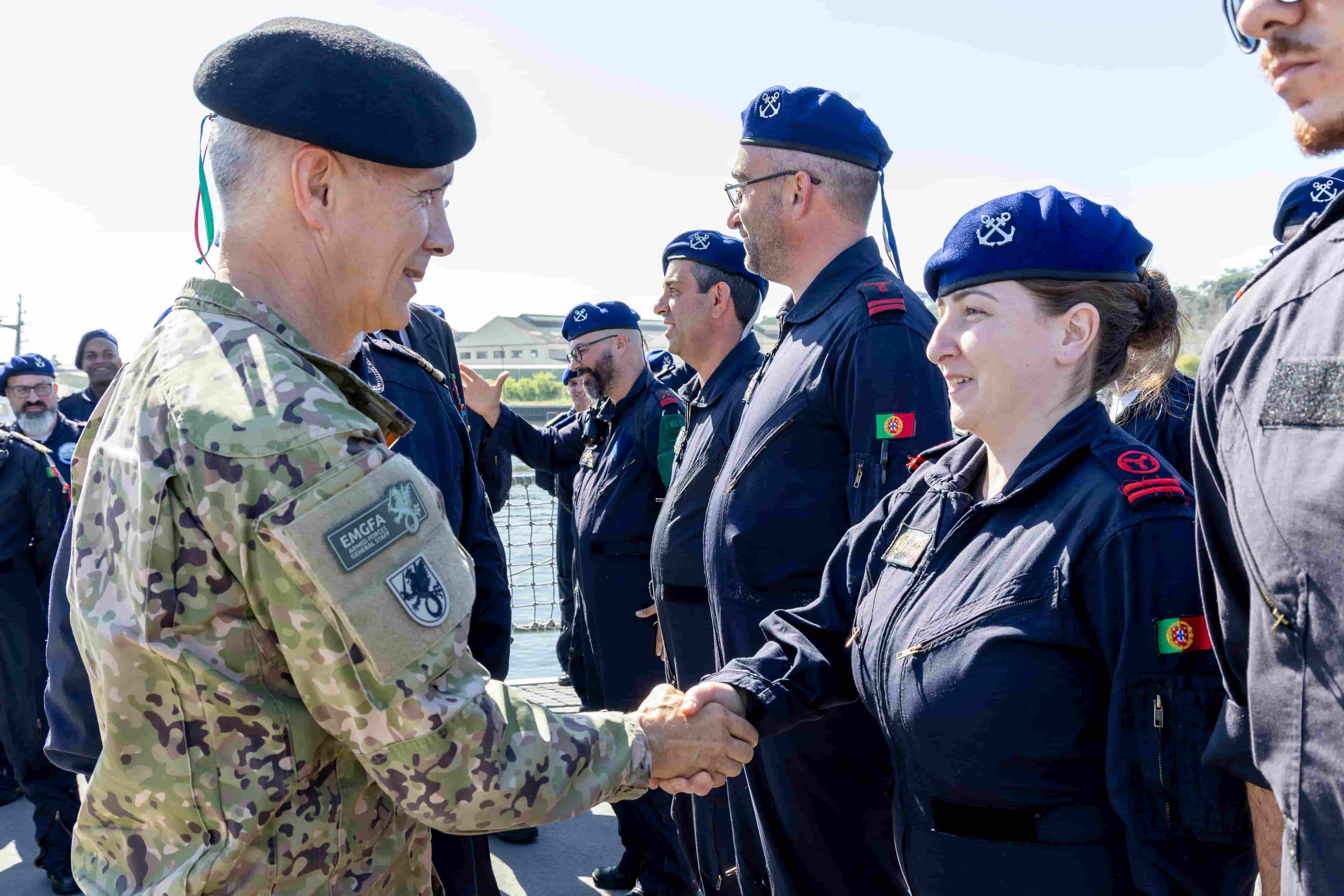 NRP Bartolomeu Dias largou para missão no mar Mediterrâneo