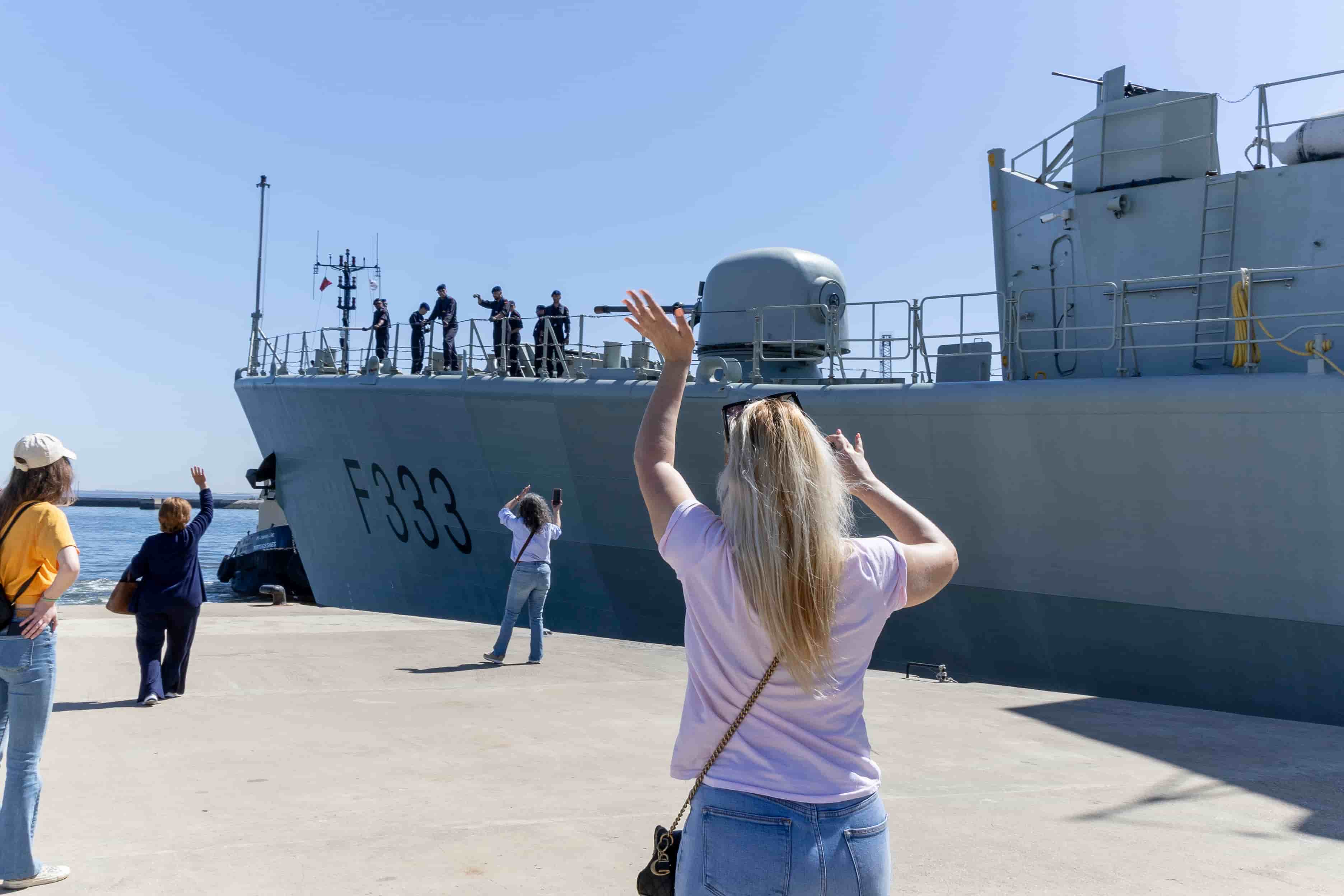 NRP Bartolomeu Dias largou para missão no mar Mediterrâneo