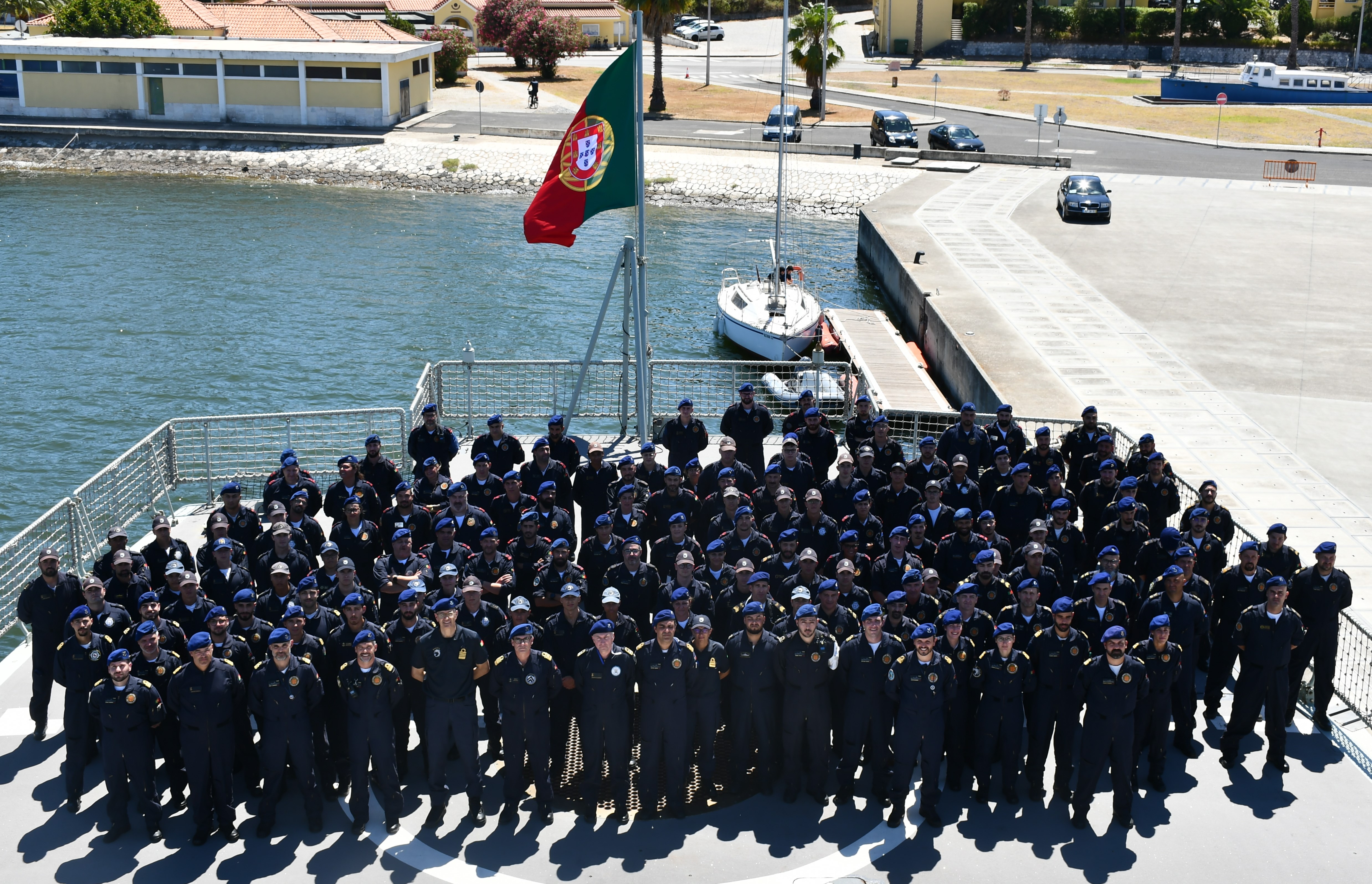 Cadetes da Escola Naval iniciam viagem de instrução a bordo do NRP D. Francisco de Almeida