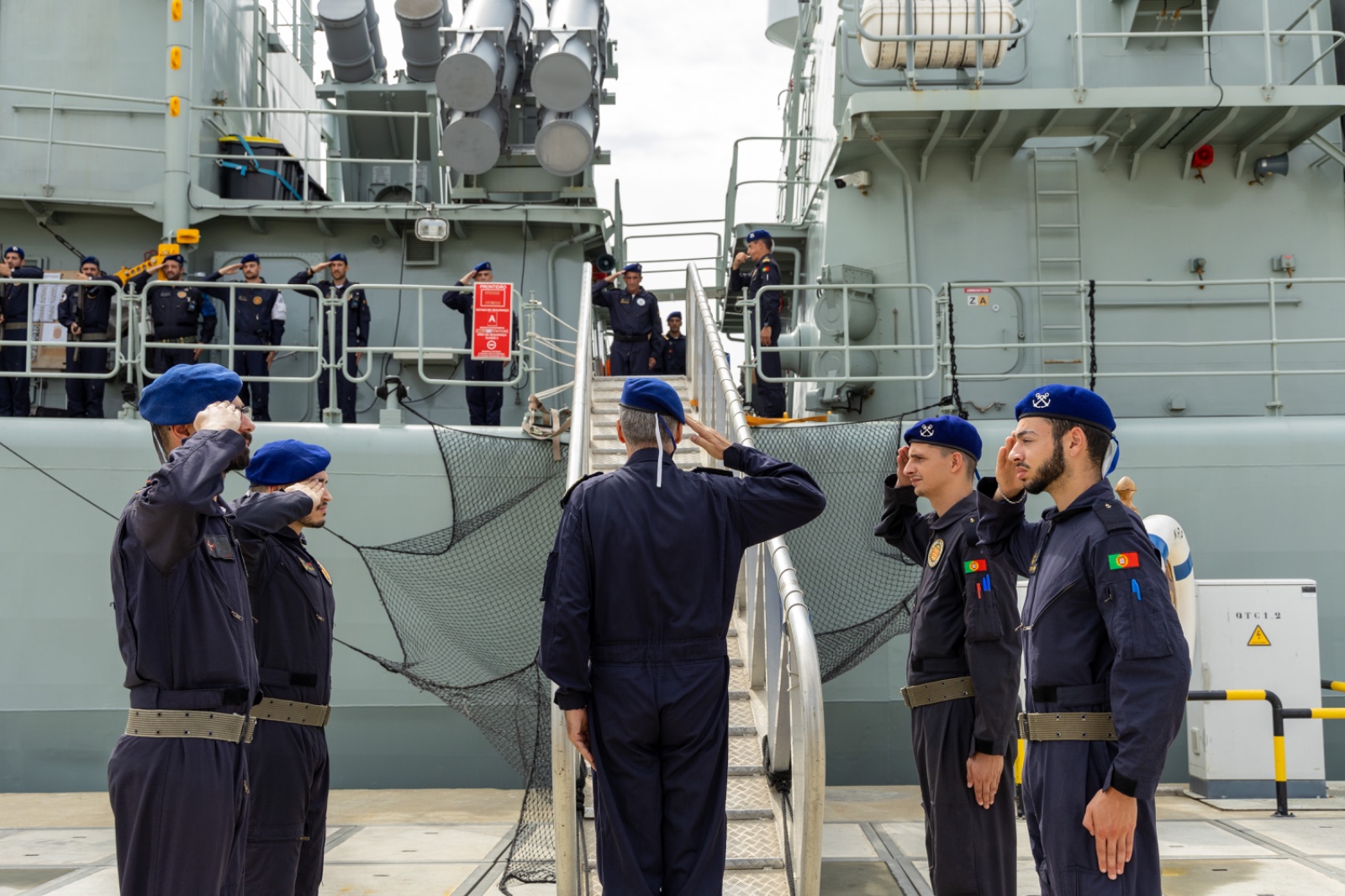 Largada do navio para missão