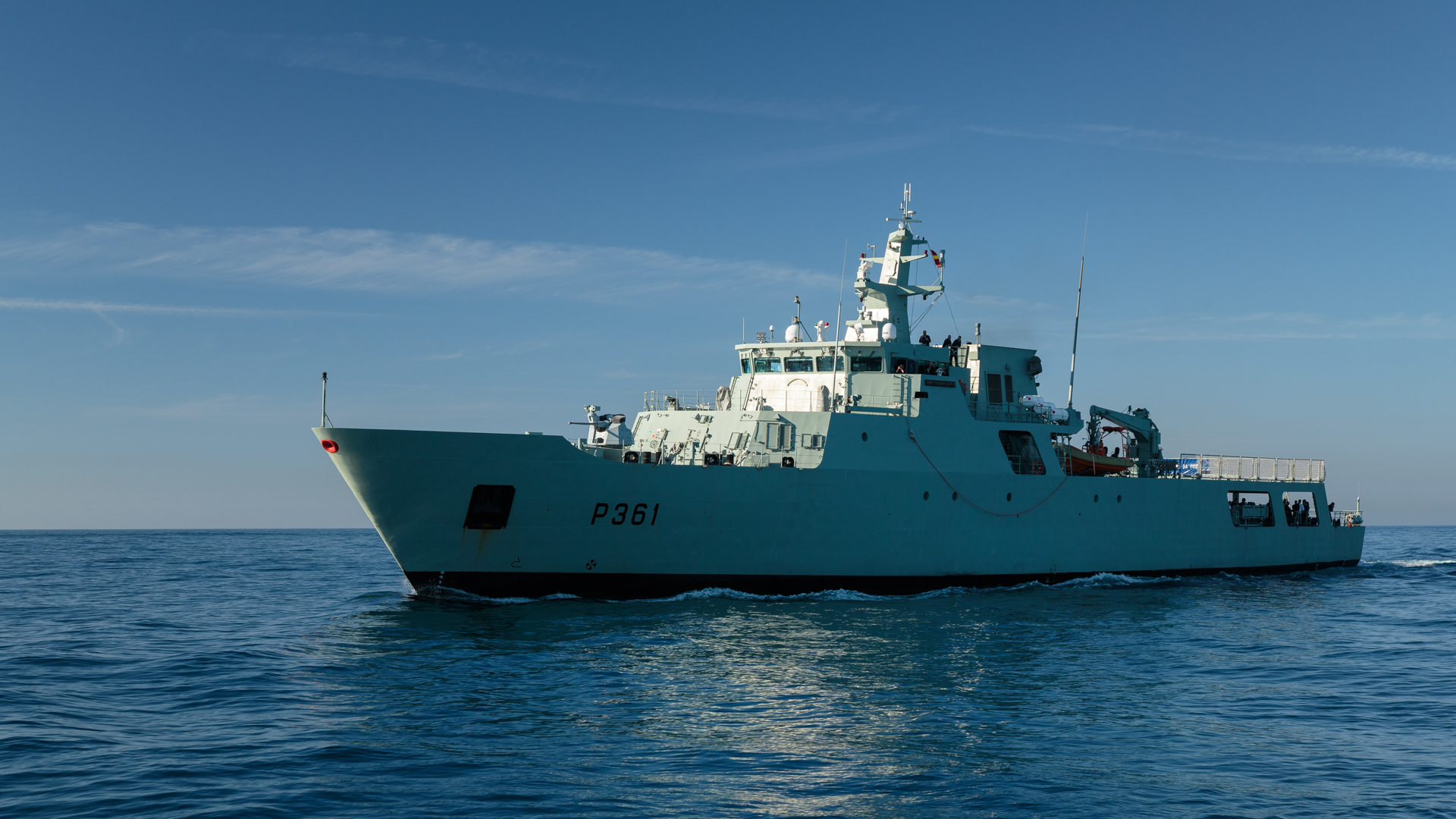 Navio da Marinha em missão nos Açores
