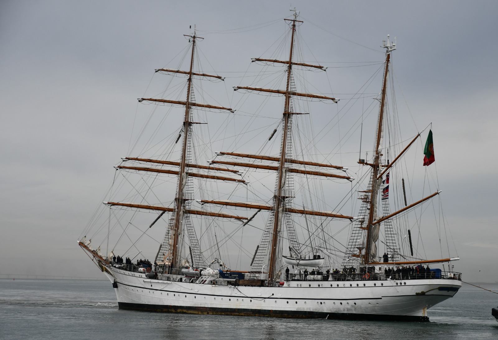 Navio-Escola Sagres regressa à Base Naval de Lisboa