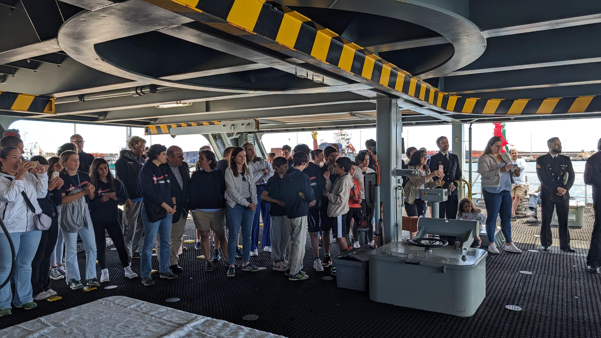 Navio da Marinha recebe mais de 700 visitas nos Açores