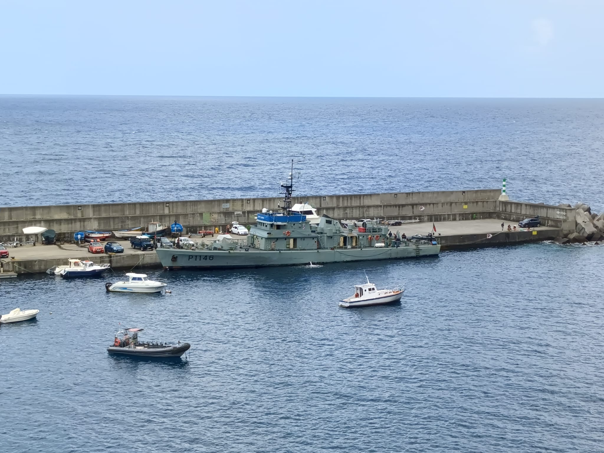 NRP Zaire em missão na Zona Marítima da Madeira atraca no Porto Moniz
