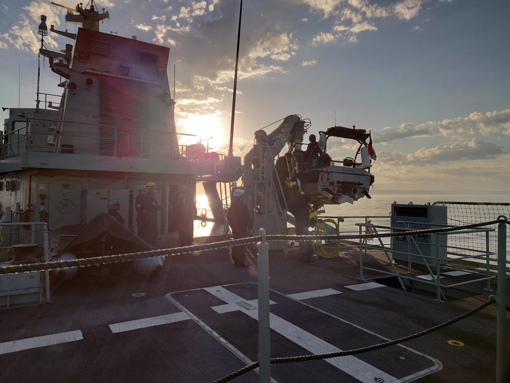Navios da Marinha treinam Busca e Salvamento a Submarinos