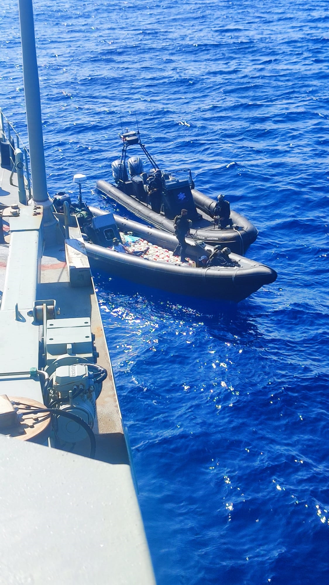 Marinha e AMN em acao de combate ao narcotrafico em aguas internacionais a sul de Portugal