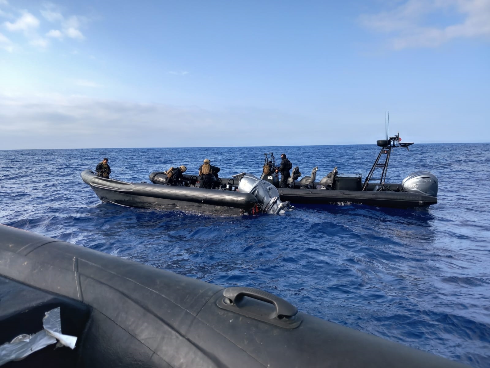 Marinha e AMN em acao de combate ao narcotrafico em aguas internacionais a sul de Portugal
